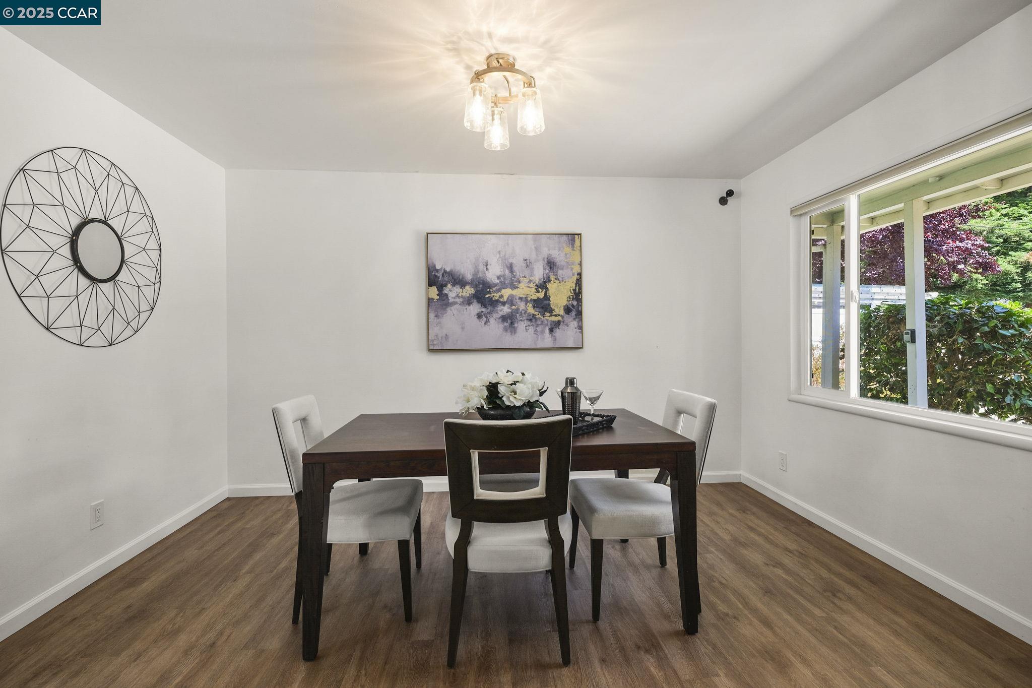 Detail Gallery Image 10 of 31 For 884 Juanita Dr, Lafayette,  CA 94595 - 4 Beds | 2 Baths
