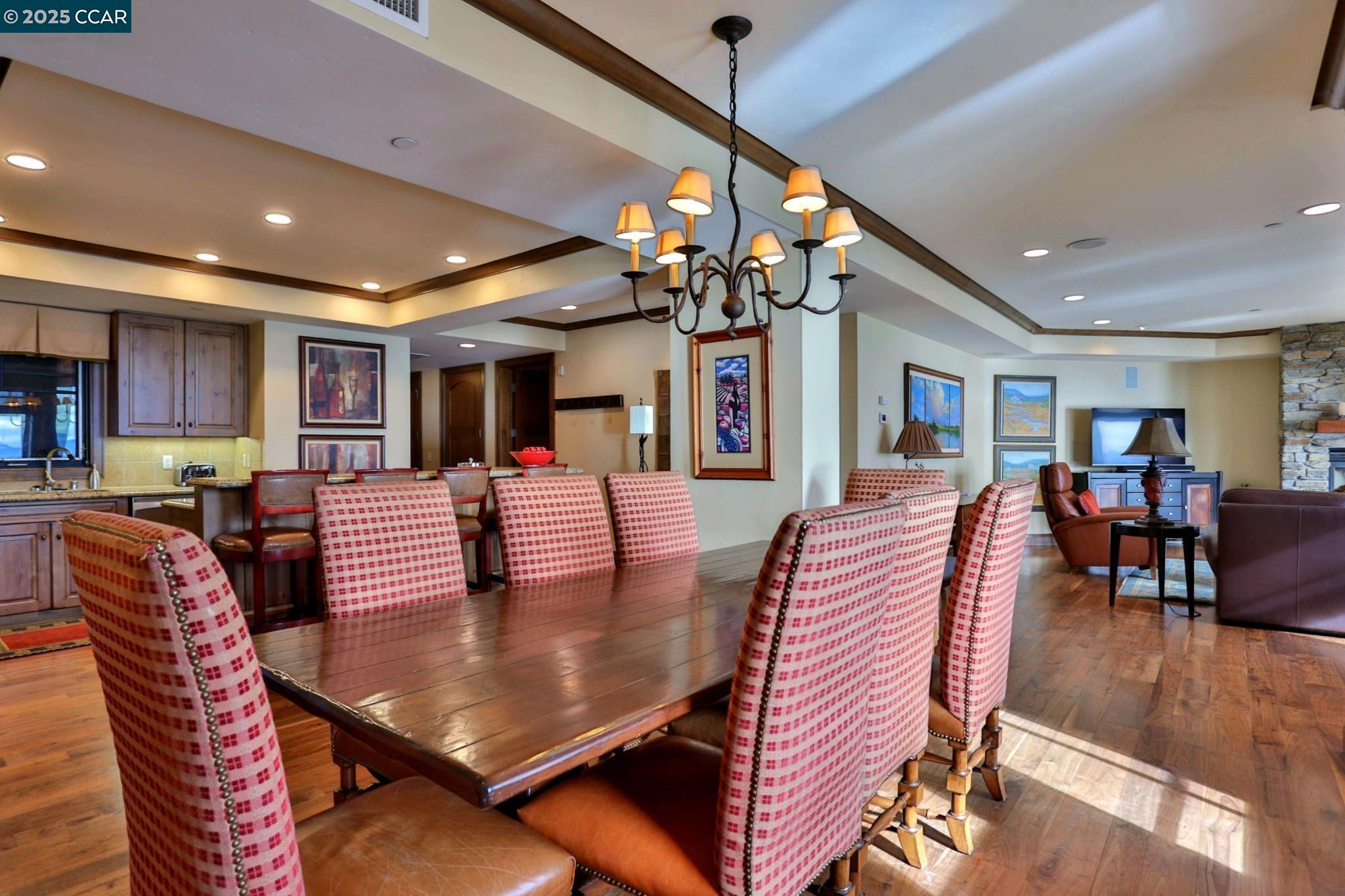 Detail Gallery Image 5 of 26 For 6750 North Lake Blvd 1e,  Tahoe Vista,  CA 96148 - 4 Beds | 4/1 Baths