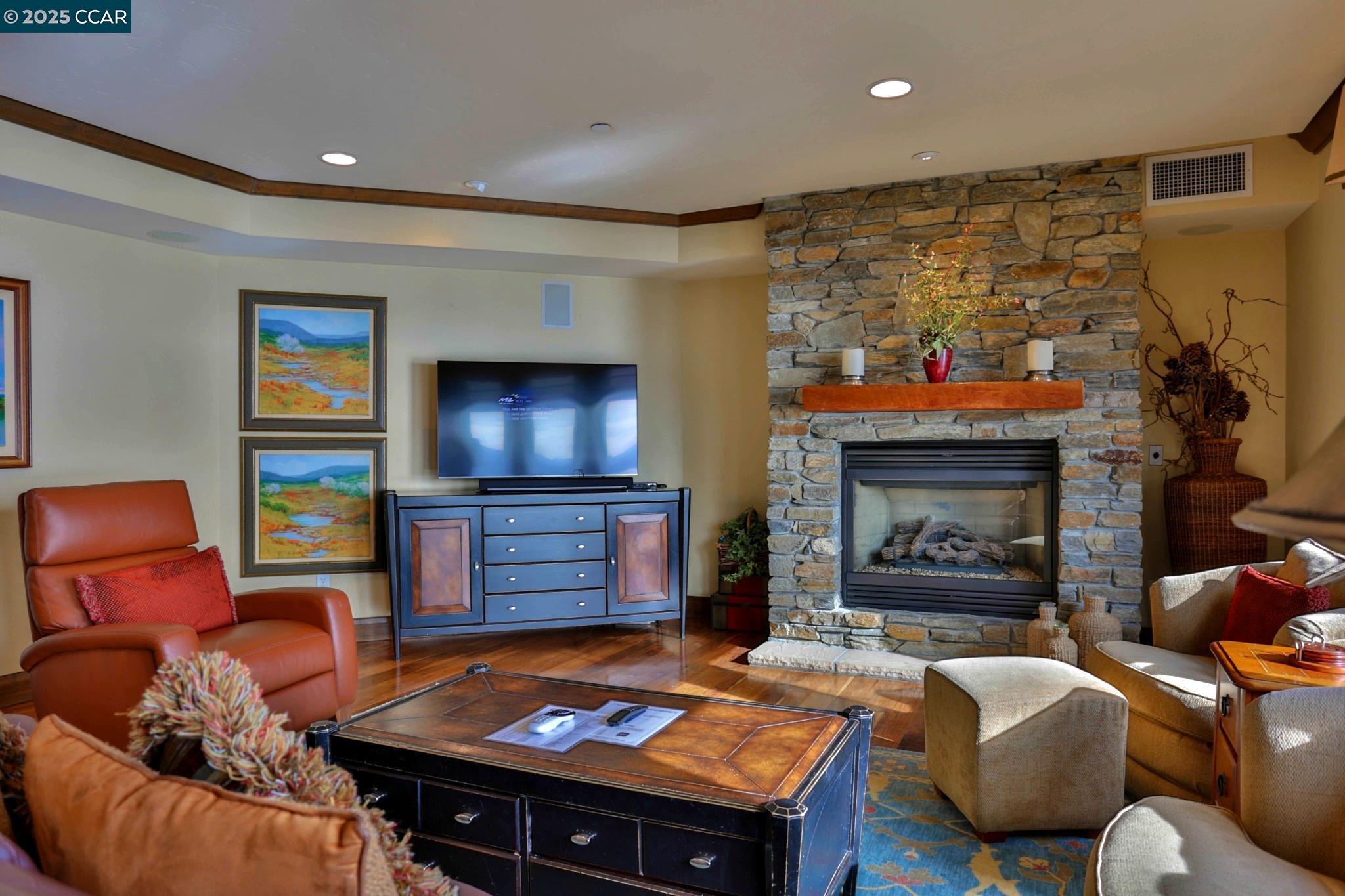 Detail Gallery Image 7 of 26 For 6750 North Lake Blvd 1e,  Tahoe Vista,  CA 96148 - 4 Beds | 4/1 Baths