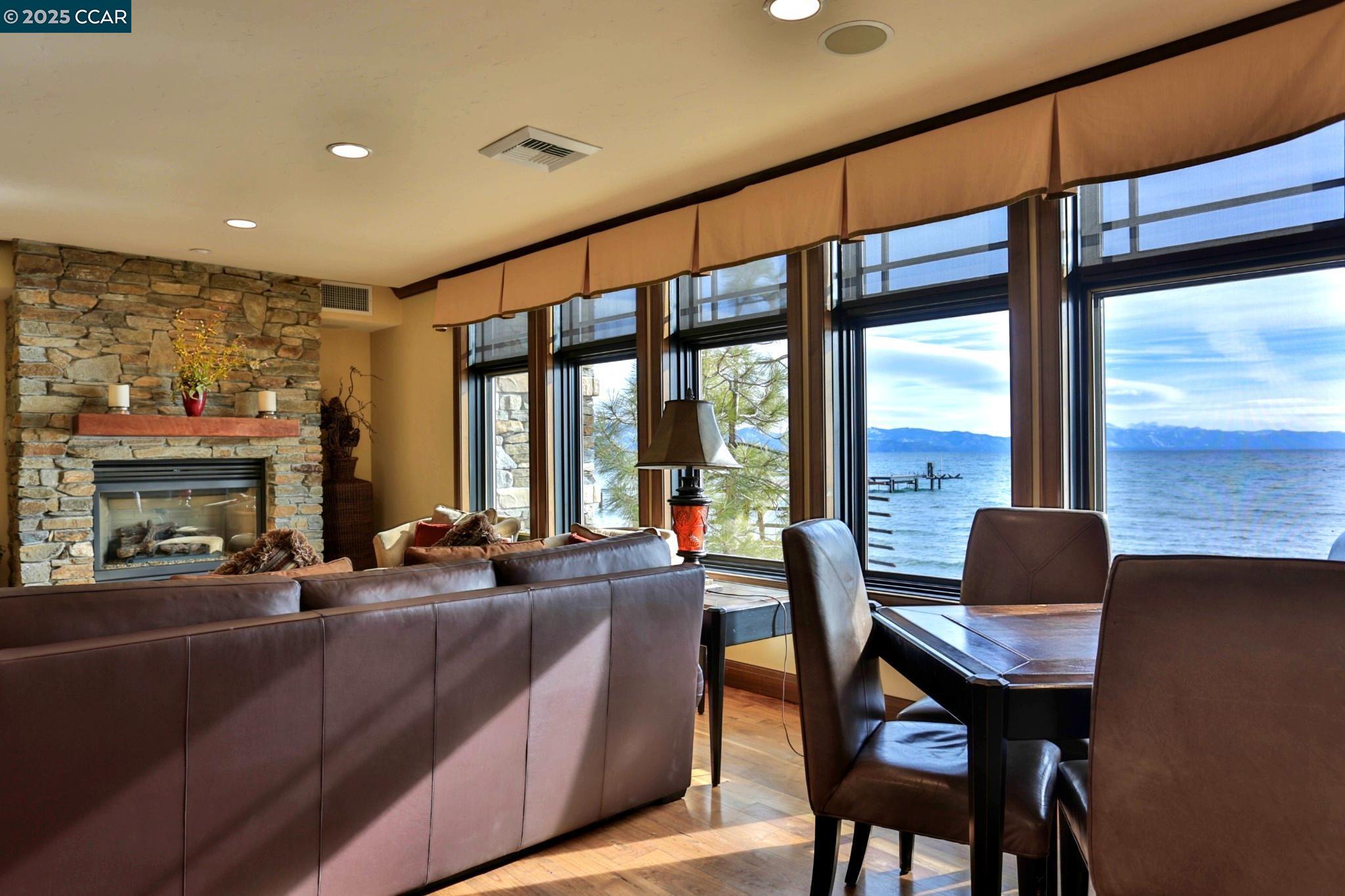 Detail Gallery Image 8 of 26 For 6750 North Lake Blvd 1e,  Tahoe Vista,  CA 96148 - 4 Beds | 4/1 Baths