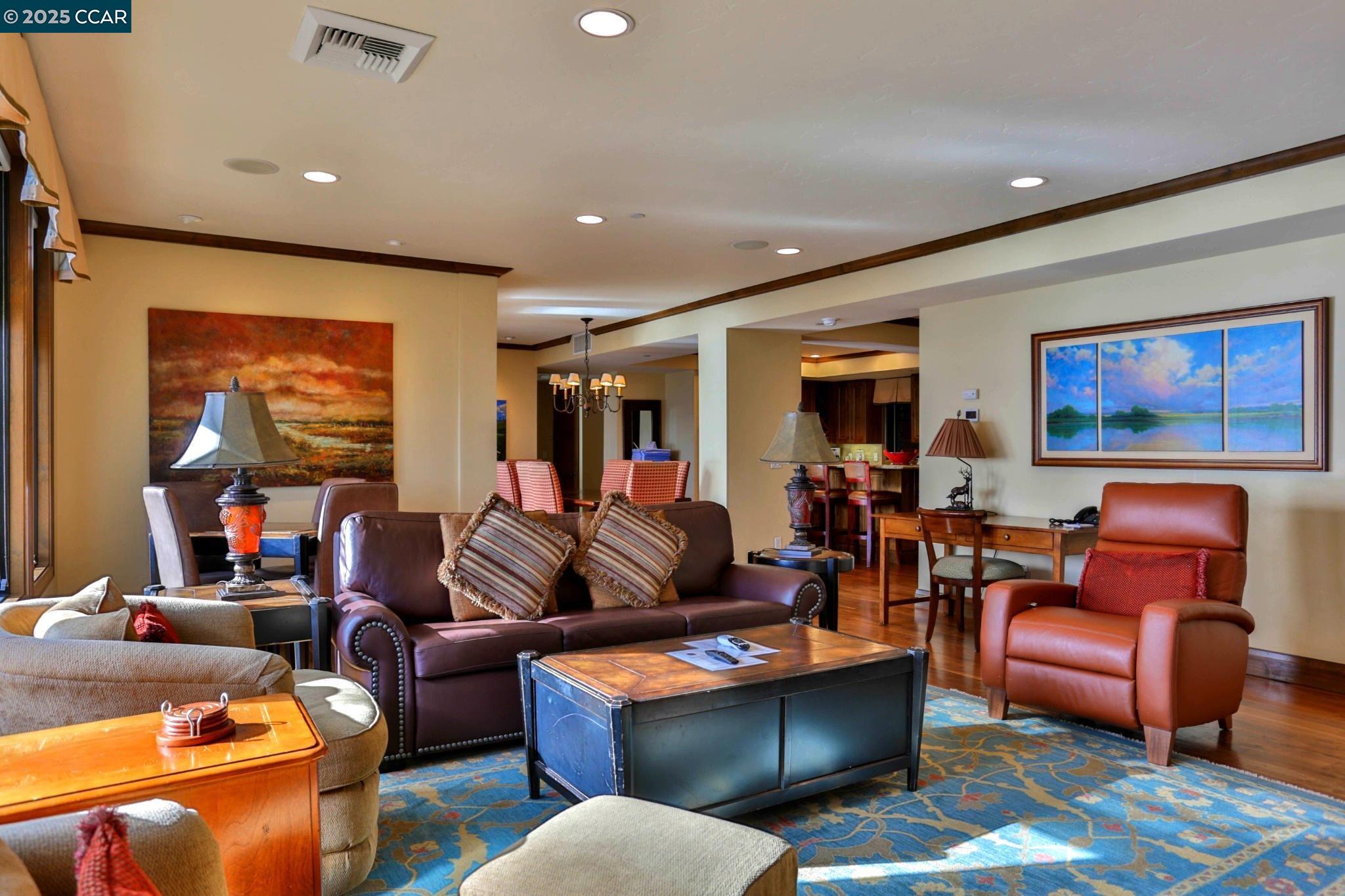 Detail Gallery Image 9 of 26 For 6750 North Lake Blvd 1e,  Tahoe Vista,  CA 96148 - 4 Beds | 4/1 Baths