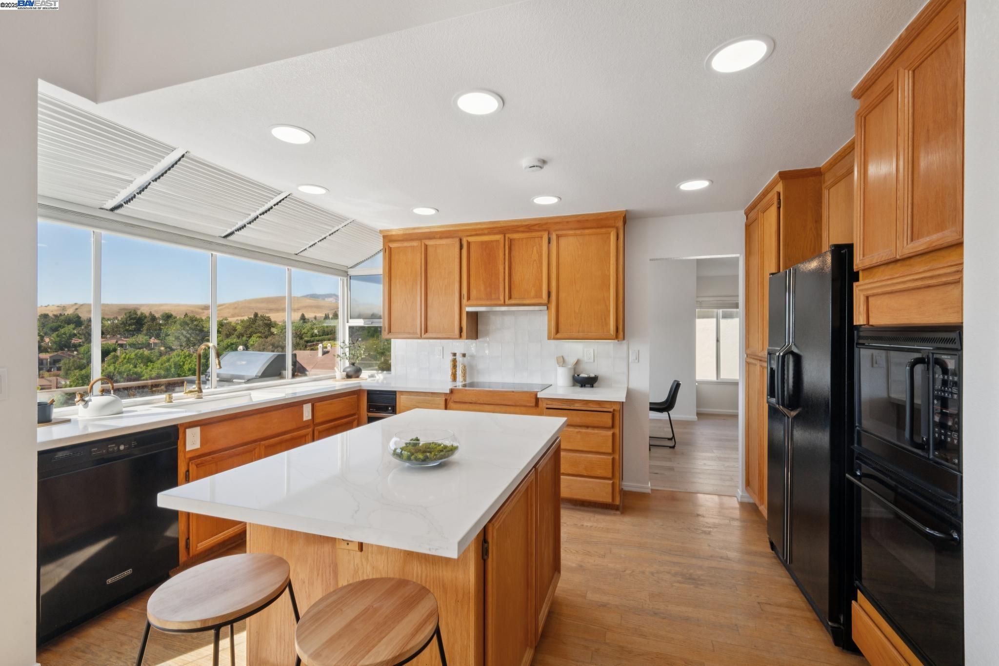 447 Donner Way, San Ramon, California 94582, 3 Bedrooms Bedrooms, 10 Rooms Rooms,2 BathroomsBathrooms,Residential,For Sale,447 Donner Way,41103125