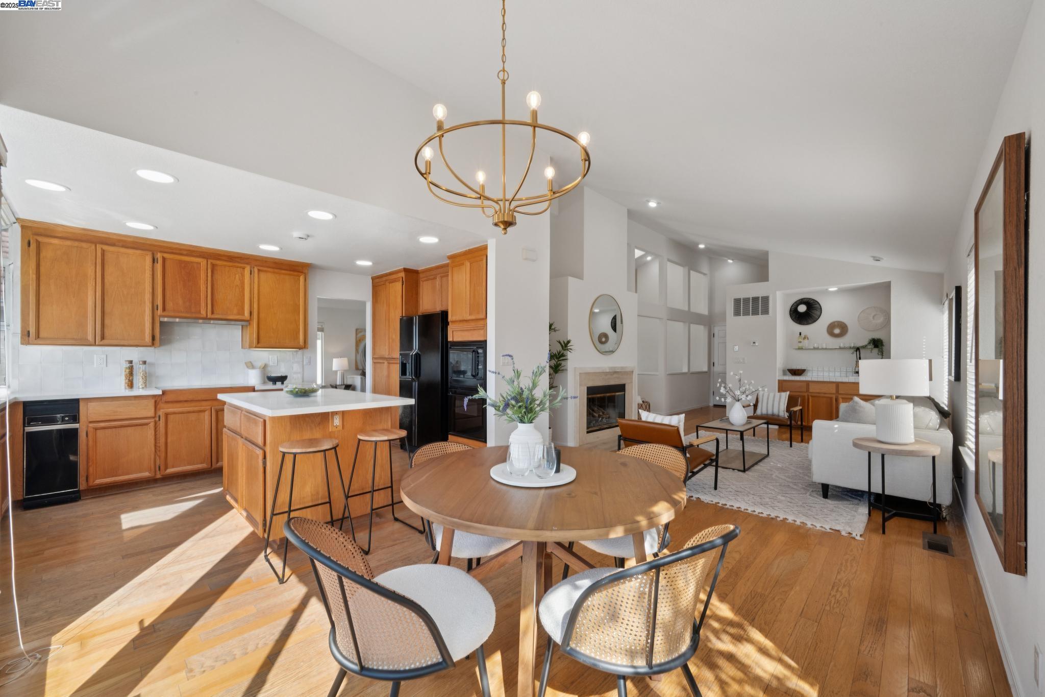 447 Donner Way, San Ramon, California 94582, 3 Bedrooms Bedrooms, 10 Rooms Rooms,2 BathroomsBathrooms,Residential,For Sale,447 Donner Way,41103125