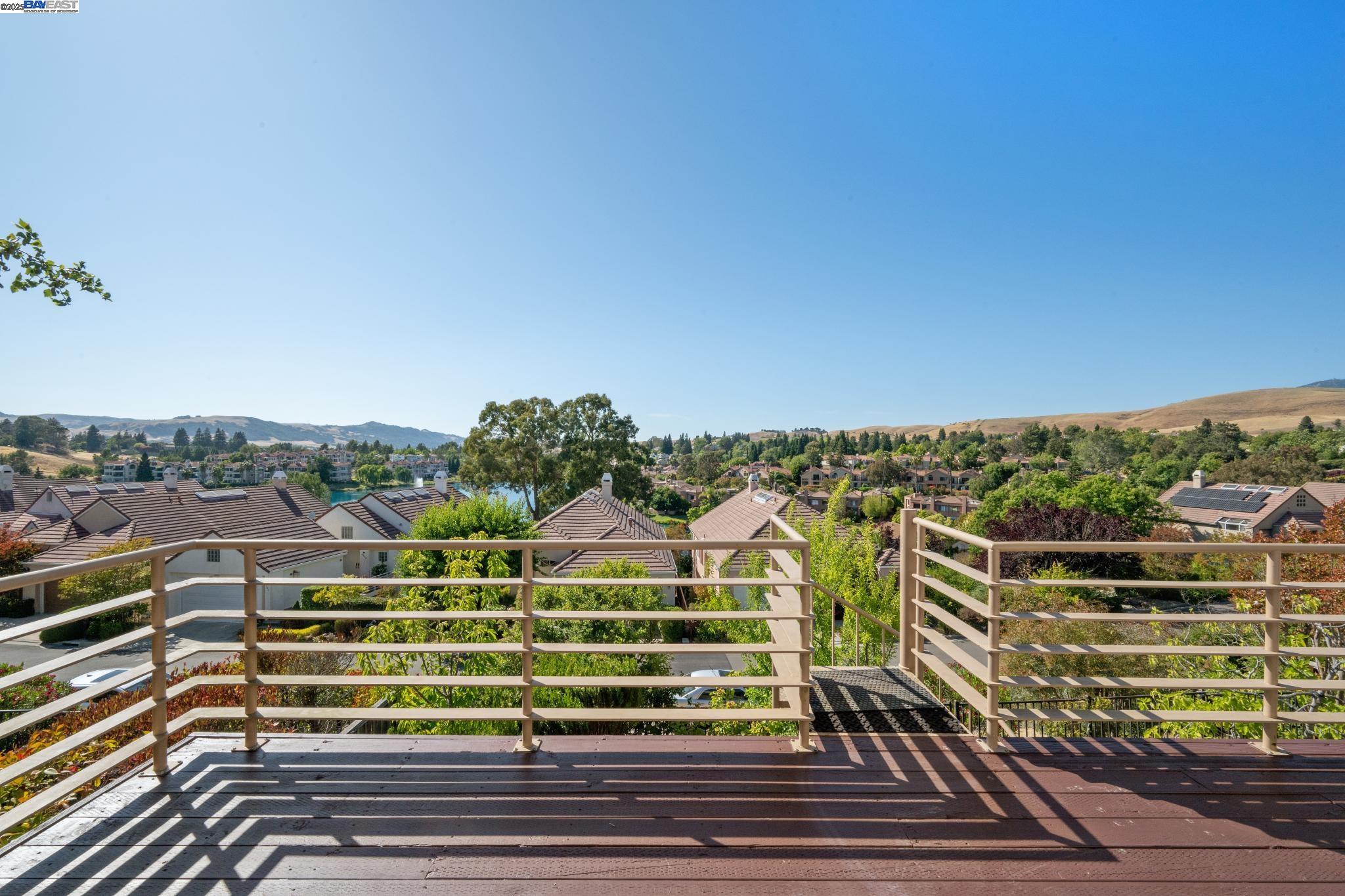 447 Donner Way, San Ramon, California 94582, 3 Bedrooms Bedrooms, 10 Rooms Rooms,2 BathroomsBathrooms,Residential,For Sale,447 Donner Way,41103125