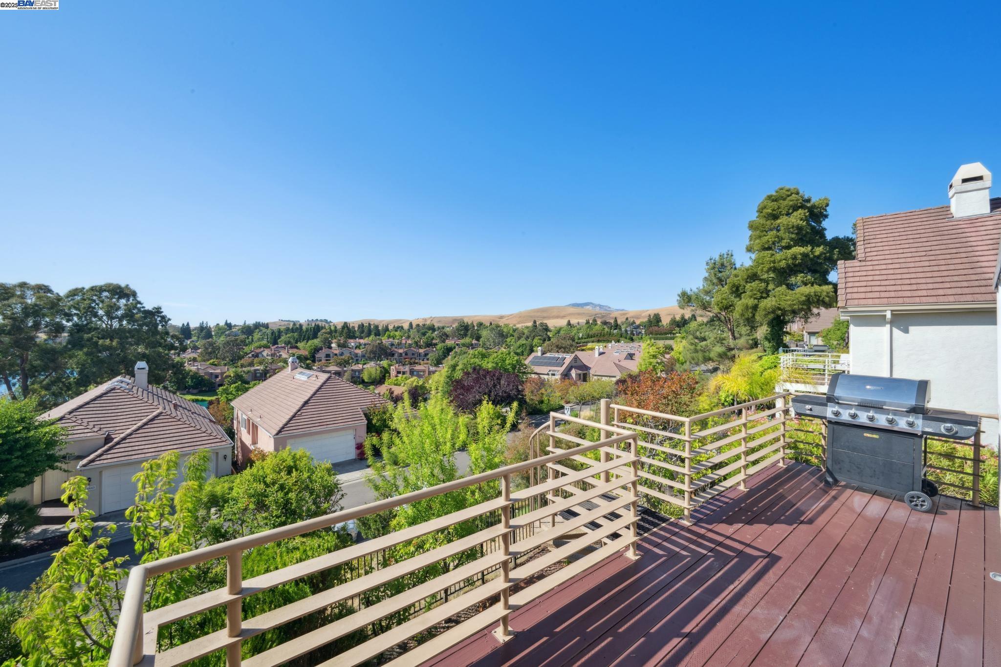 447 Donner Way, San Ramon, California 94582, 3 Bedrooms Bedrooms, 10 Rooms Rooms,2 BathroomsBathrooms,Residential,For Sale,447 Donner Way,41103125