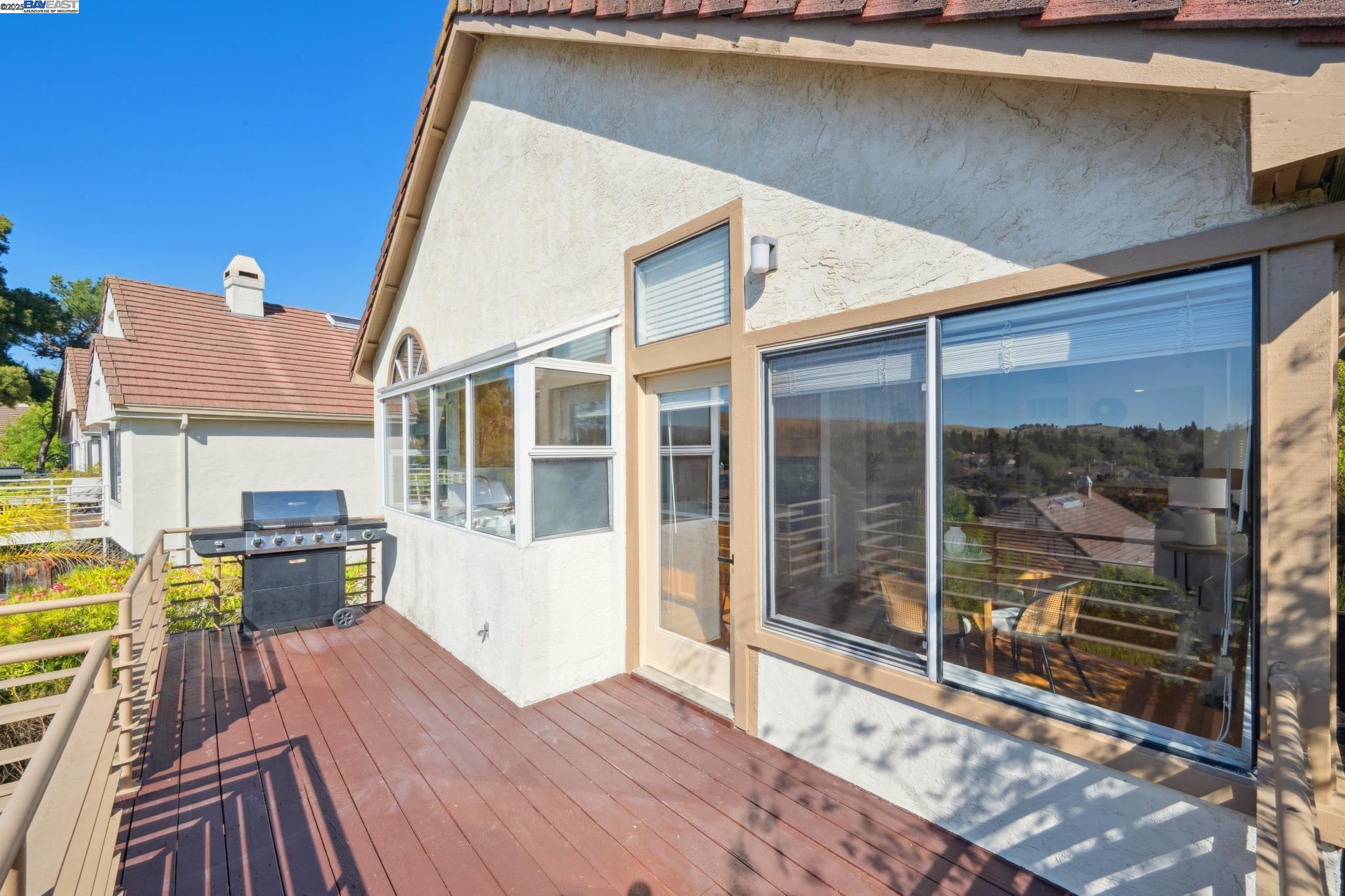 447 Donner Way, San Ramon, California 94582, 3 Bedrooms Bedrooms, 10 Rooms Rooms,2 BathroomsBathrooms,Residential,For Sale,447 Donner Way,41103125