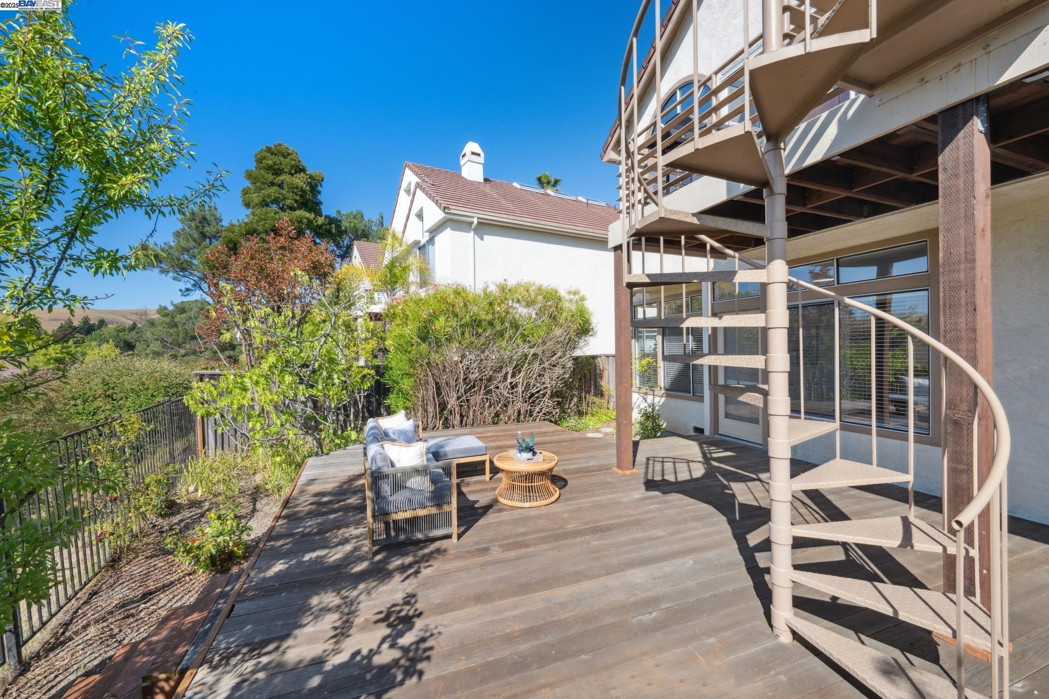 447 Donner Way, San Ramon, California 94582, 3 Bedrooms Bedrooms, 10 Rooms Rooms,2 BathroomsBathrooms,Residential,For Sale,447 Donner Way,41103125