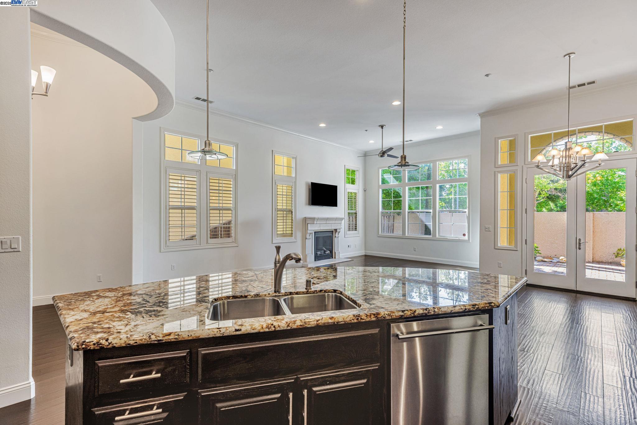 Detail Gallery Image 7 of 35 For 3579 Rimini Ln, Dublin,  CA 94568 - 3 Beds | 2/1 Baths