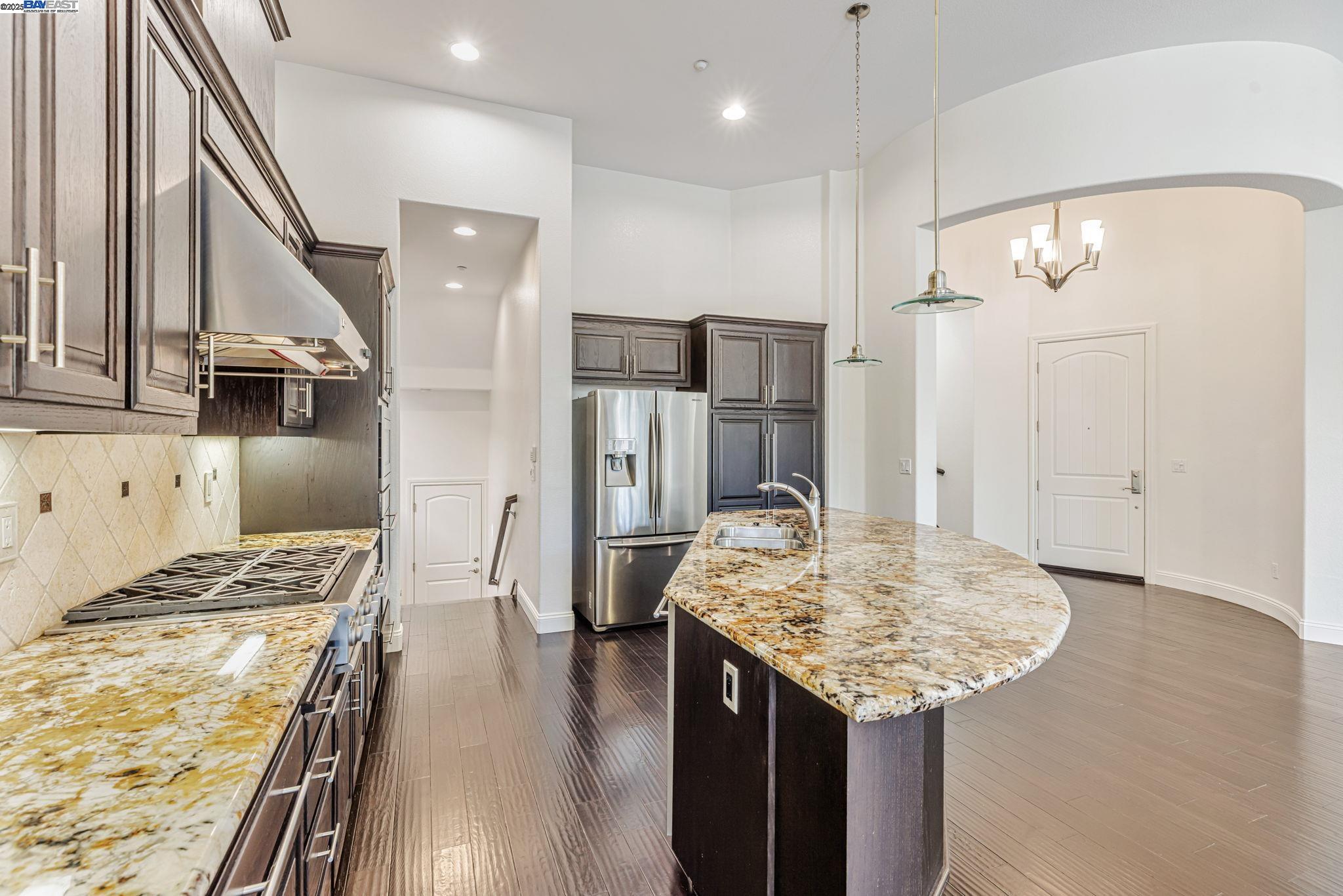 Detail Gallery Image 8 of 35 For 3579 Rimini Ln, Dublin,  CA 94568 - 3 Beds | 2/1 Baths