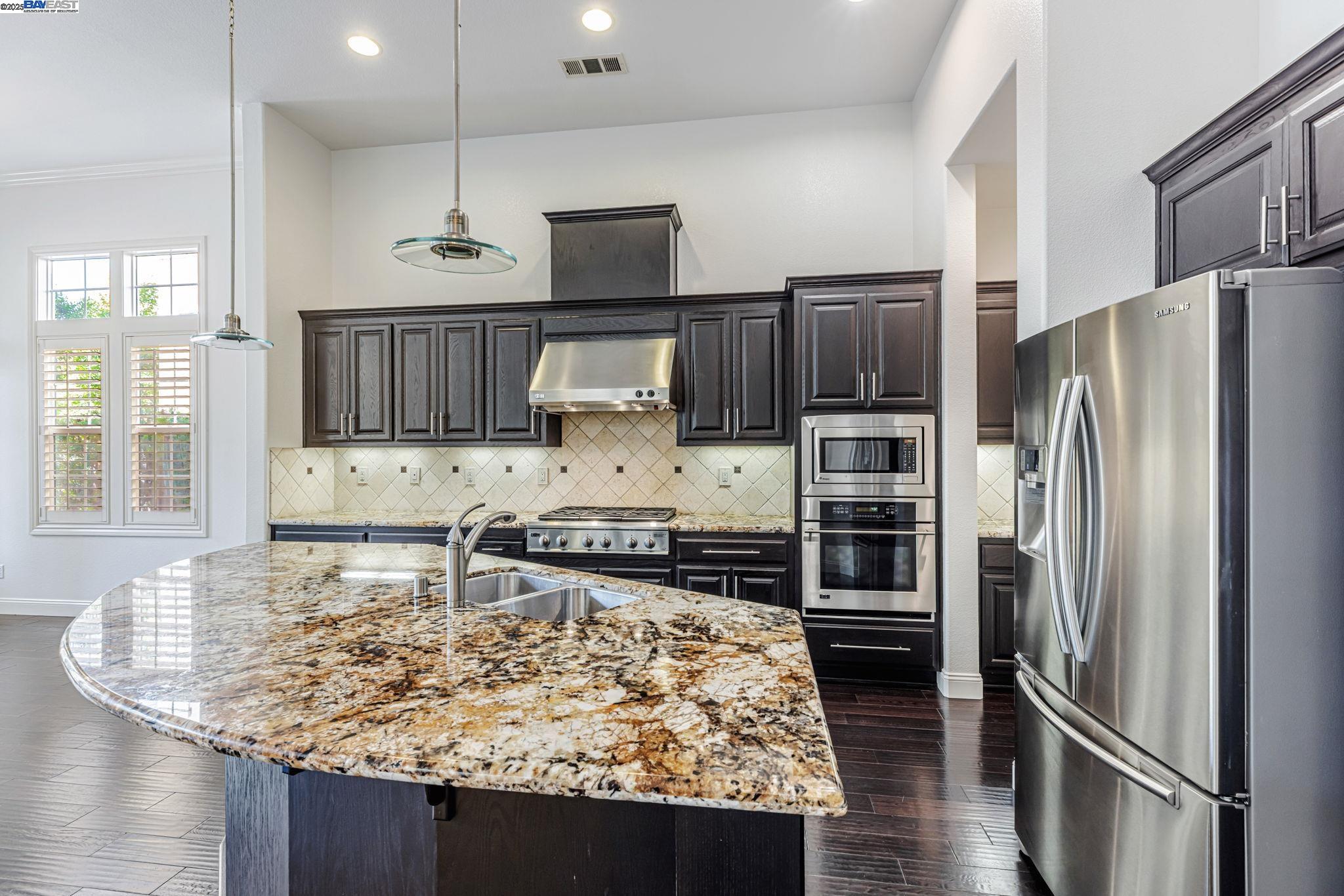 Detail Gallery Image 9 of 35 For 3579 Rimini Ln, Dublin,  CA 94568 - 3 Beds | 2/1 Baths