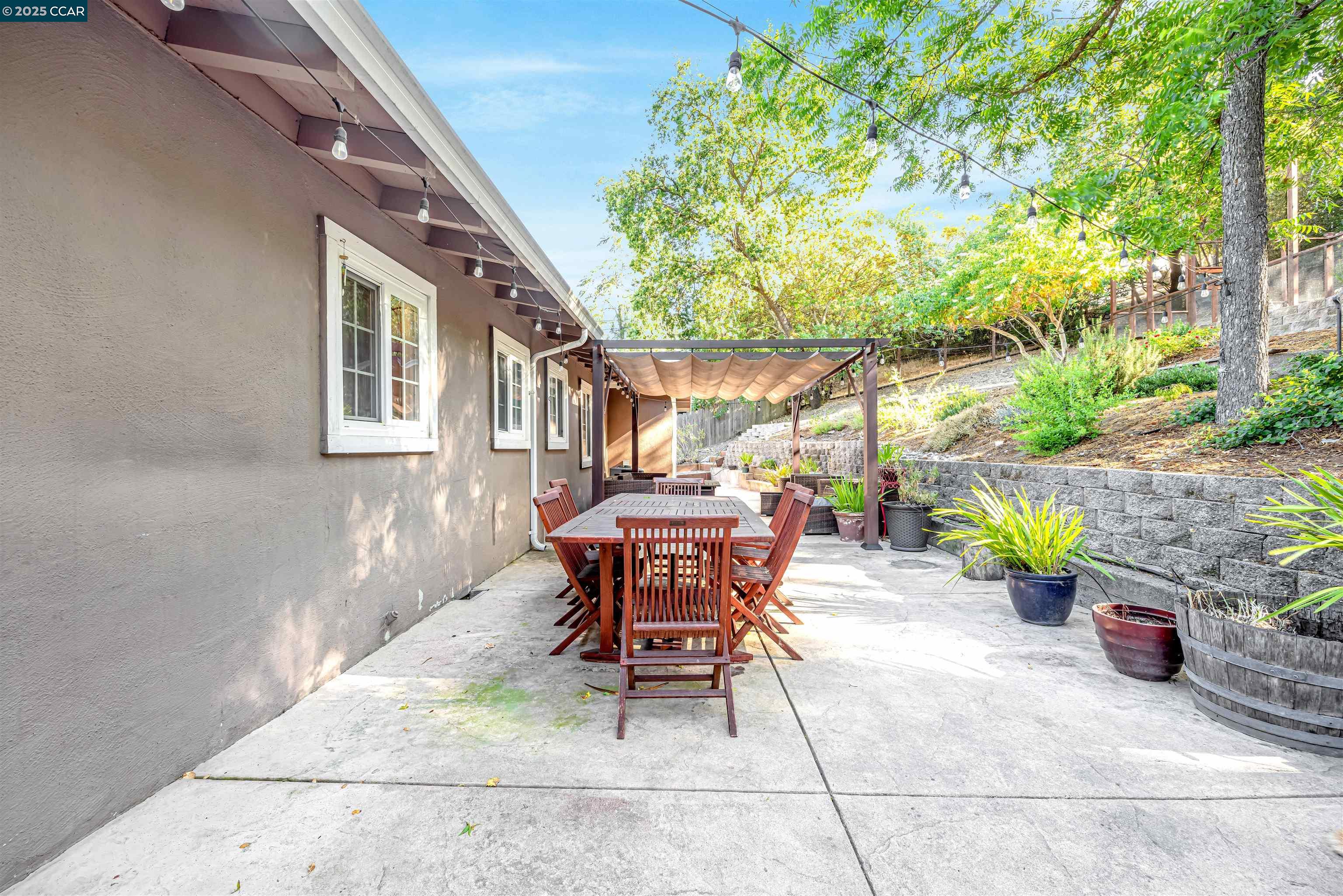1371 Juanita Dr, Lafayette, California 94595, 5 Bedrooms Bedrooms, 10 Rooms Rooms,3 BathroomsBathrooms,Residential Lease,For Rent,1371 Juanita Dr,41103130
