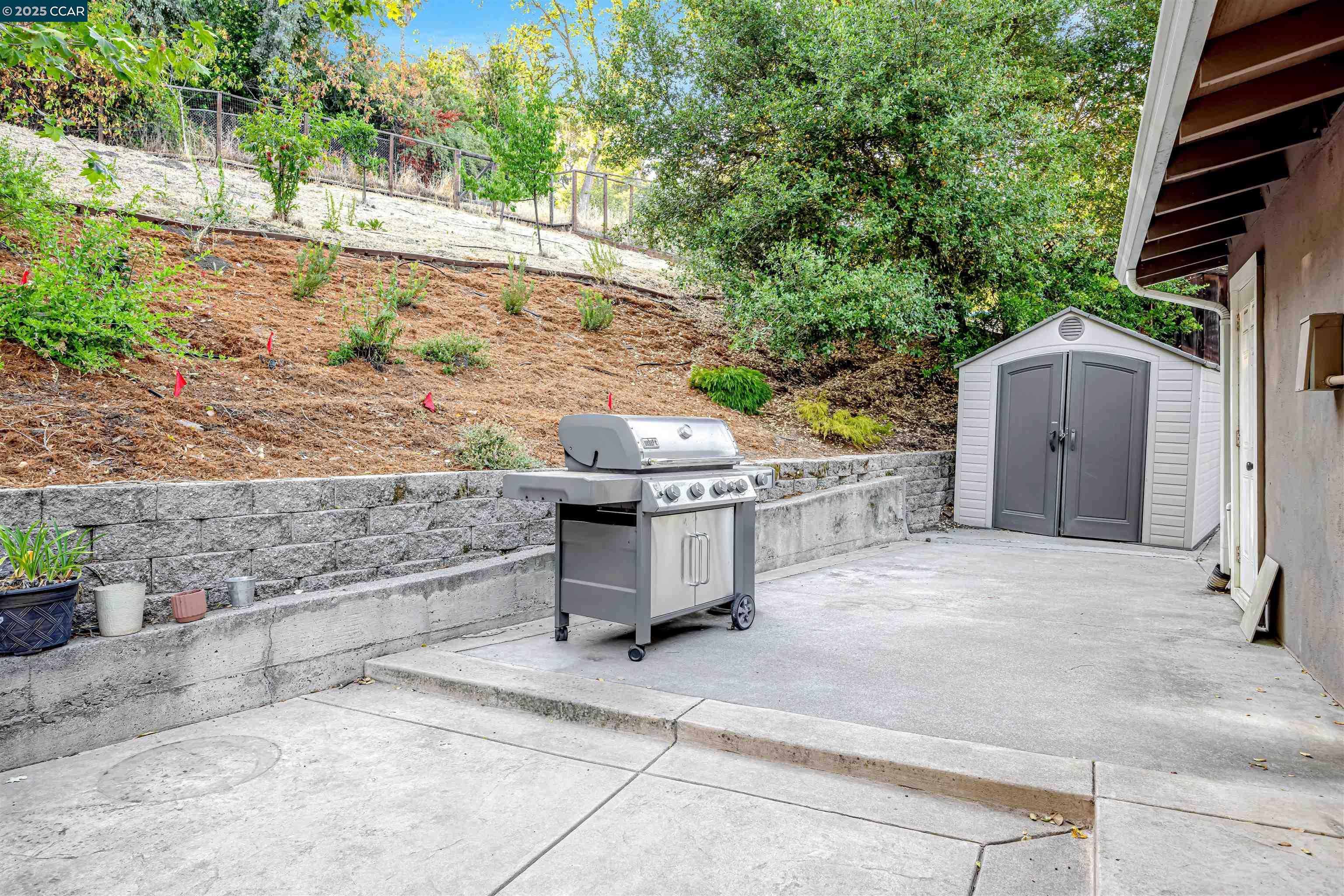 1371 Juanita Dr, Lafayette, California 94595, 5 Bedrooms Bedrooms, 10 Rooms Rooms,3 BathroomsBathrooms,Residential Lease,For Rent,1371 Juanita Dr,41103130