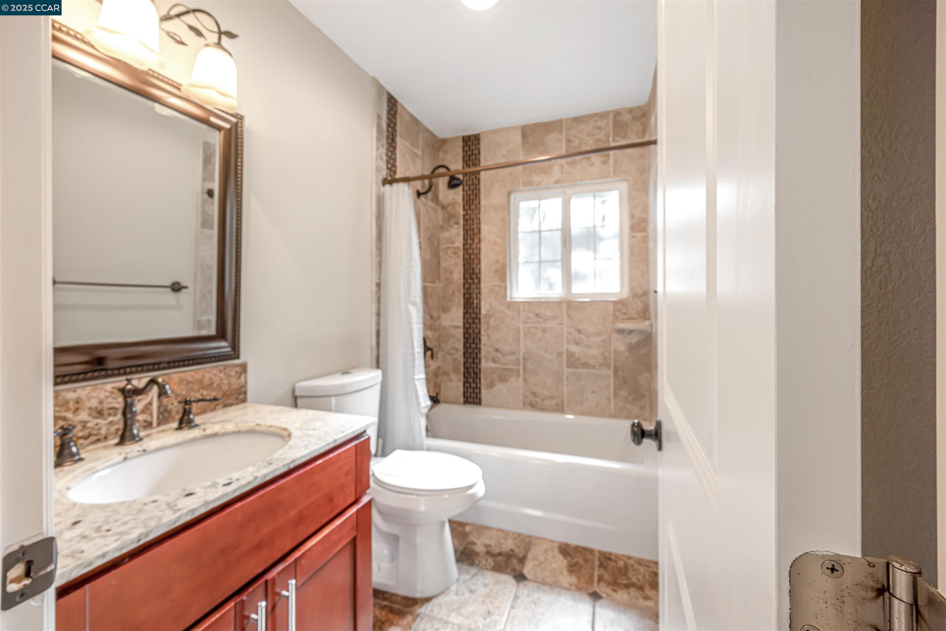 1371 Juanita Dr, Lafayette, California 94595, 5 Bedrooms Bedrooms, 10 Rooms Rooms,3 BathroomsBathrooms,Residential Lease,For Rent,1371 Juanita Dr,41103130