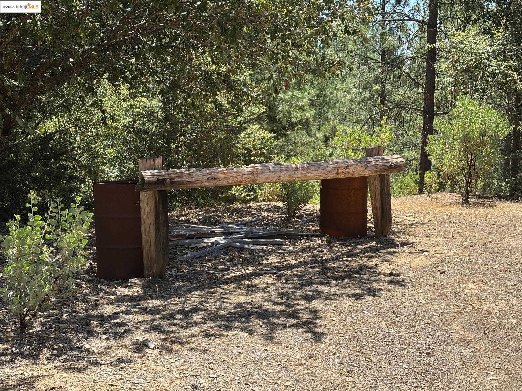 Detail Gallery Image 27 of 46 For 9587 Bondurant Mine Rd., Coulterville,  CA 95311-9534 - 2 Beds | 1 Baths