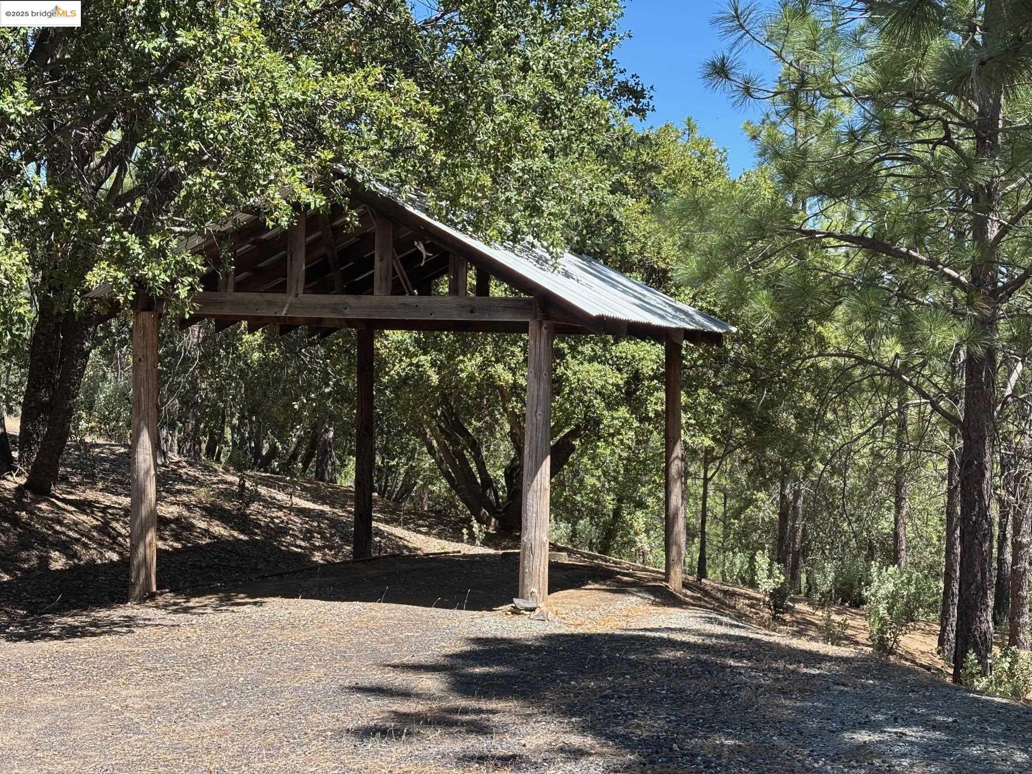 Detail Gallery Image 32 of 46 For 9587 Bondurant Mine Rd., Coulterville,  CA 95311-9534 - 2 Beds | 1 Baths