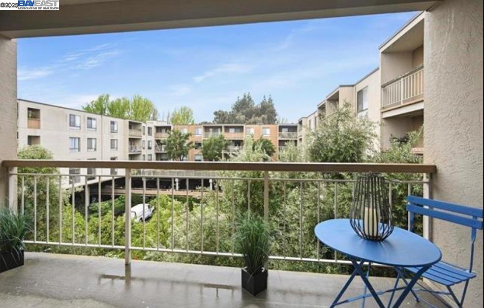 Detail Gallery Image 11 of 25 For 420 N Civic Dr. #407,  Walnut Creek,  CA 94596 - 2 Beds | 2 Baths