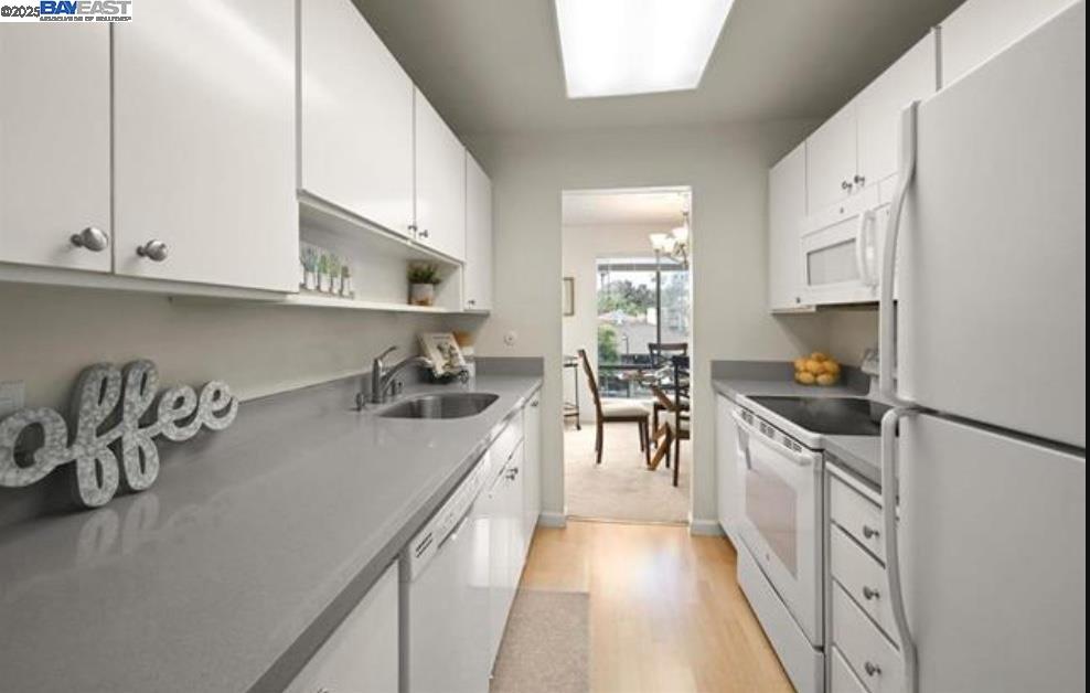 Detail Gallery Image 13 of 25 For 420 N Civic Dr. #407,  Walnut Creek,  CA 94596 - 2 Beds | 2 Baths