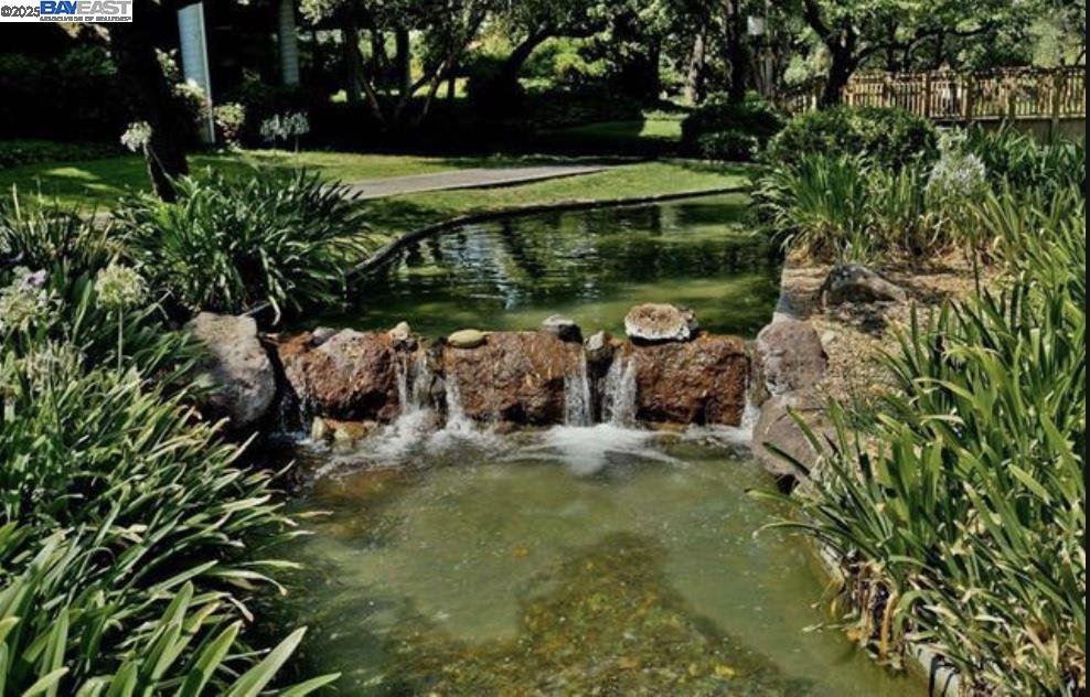 Detail Gallery Image 4 of 25 For 420 N Civic Dr. #407,  Walnut Creek,  CA 94596 - 2 Beds | 2 Baths