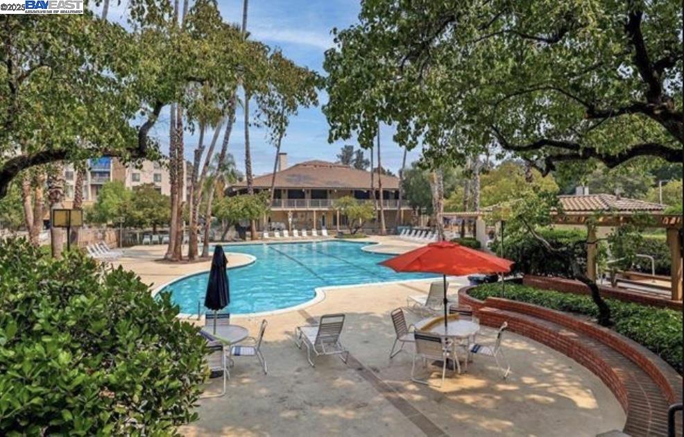 Detail Gallery Image 8 of 25 For 420 N Civic Dr. #407,  Walnut Creek,  CA 94596 - 2 Beds | 2 Baths