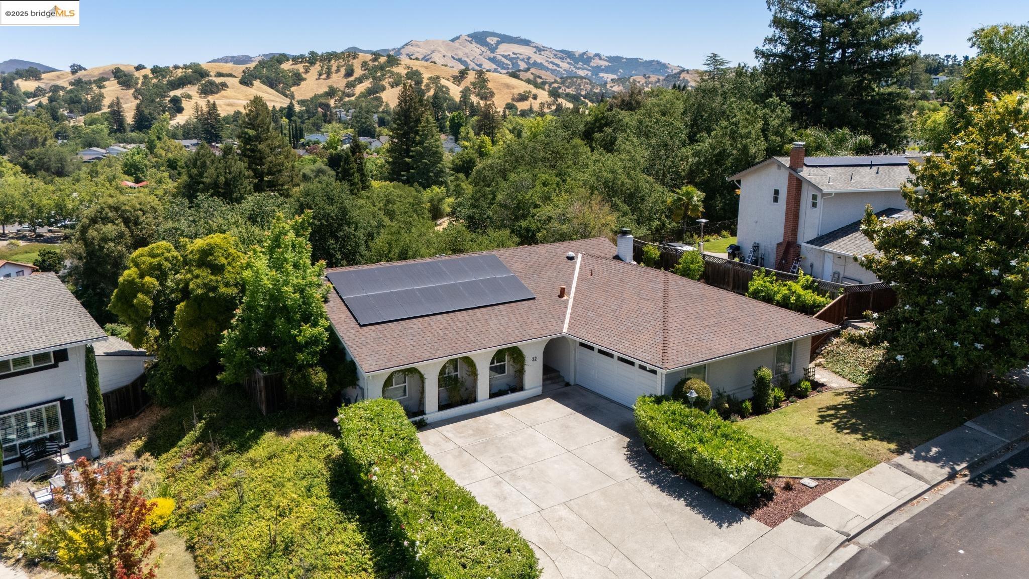 Detail Gallery Image 2 of 23 For 32 Pacer Pl., Walnut Creek,  CA 94596 - 3 Beds | 2 Baths