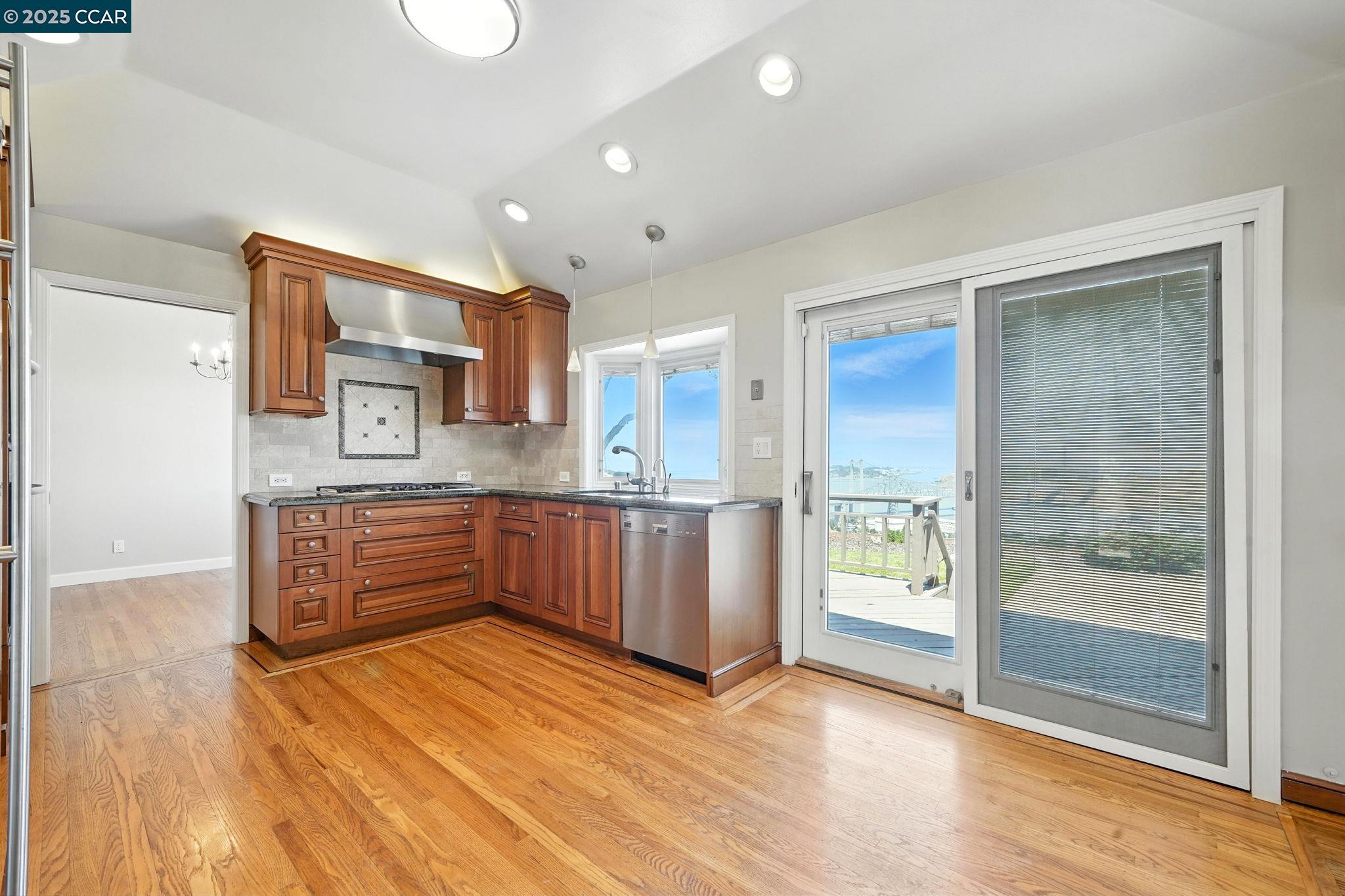 267 Duperu Dr, Crockett, California 94525, 4 Bedrooms Bedrooms, 10 Rooms Rooms,3 BathroomsBathrooms,Residential Lease,For Rent,267 Duperu Dr,41103139