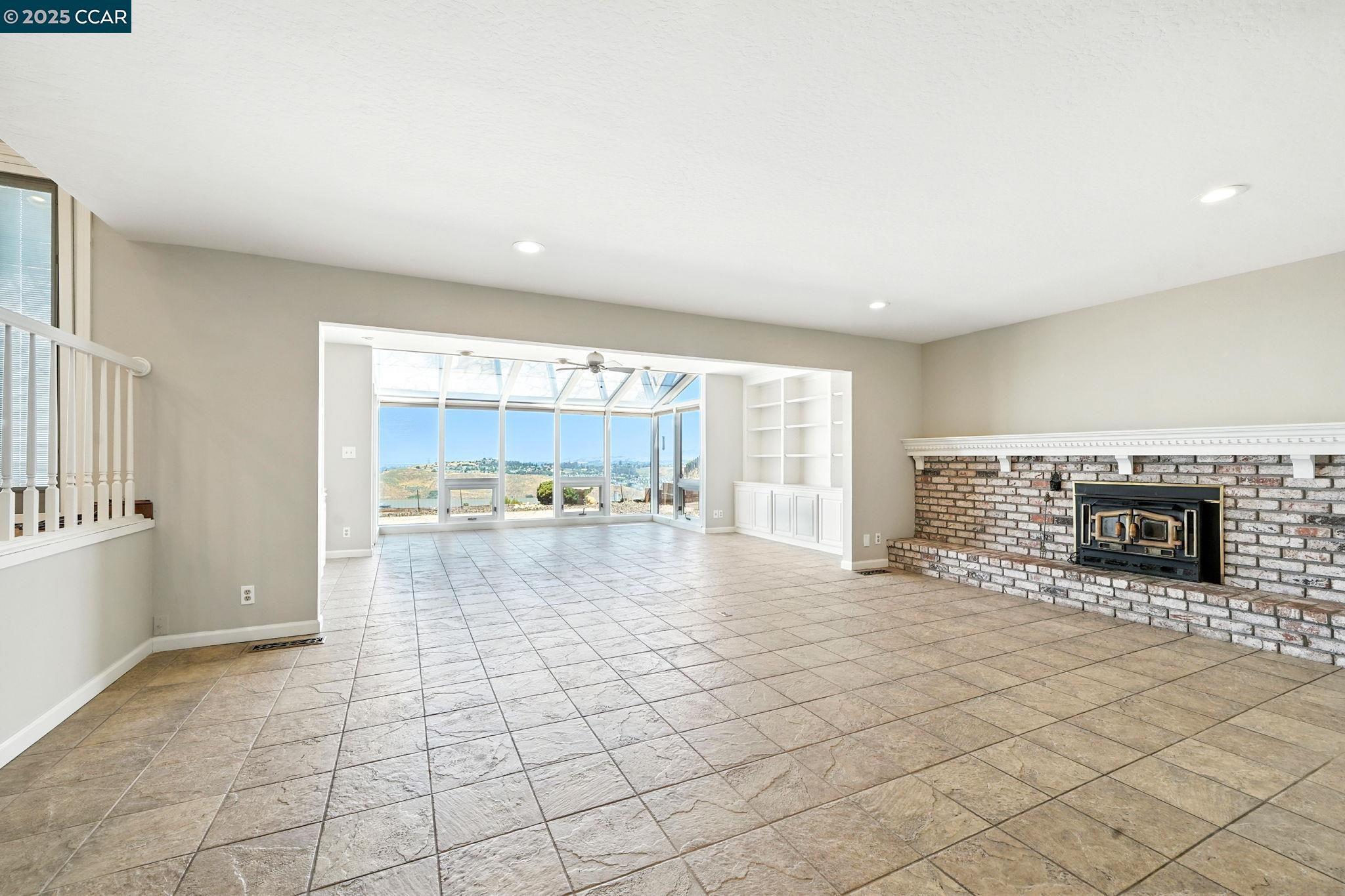 267 Duperu Dr, Crockett, California 94525, 4 Bedrooms Bedrooms, 10 Rooms Rooms,3 BathroomsBathrooms,Residential Lease,For Rent,267 Duperu Dr,41103139