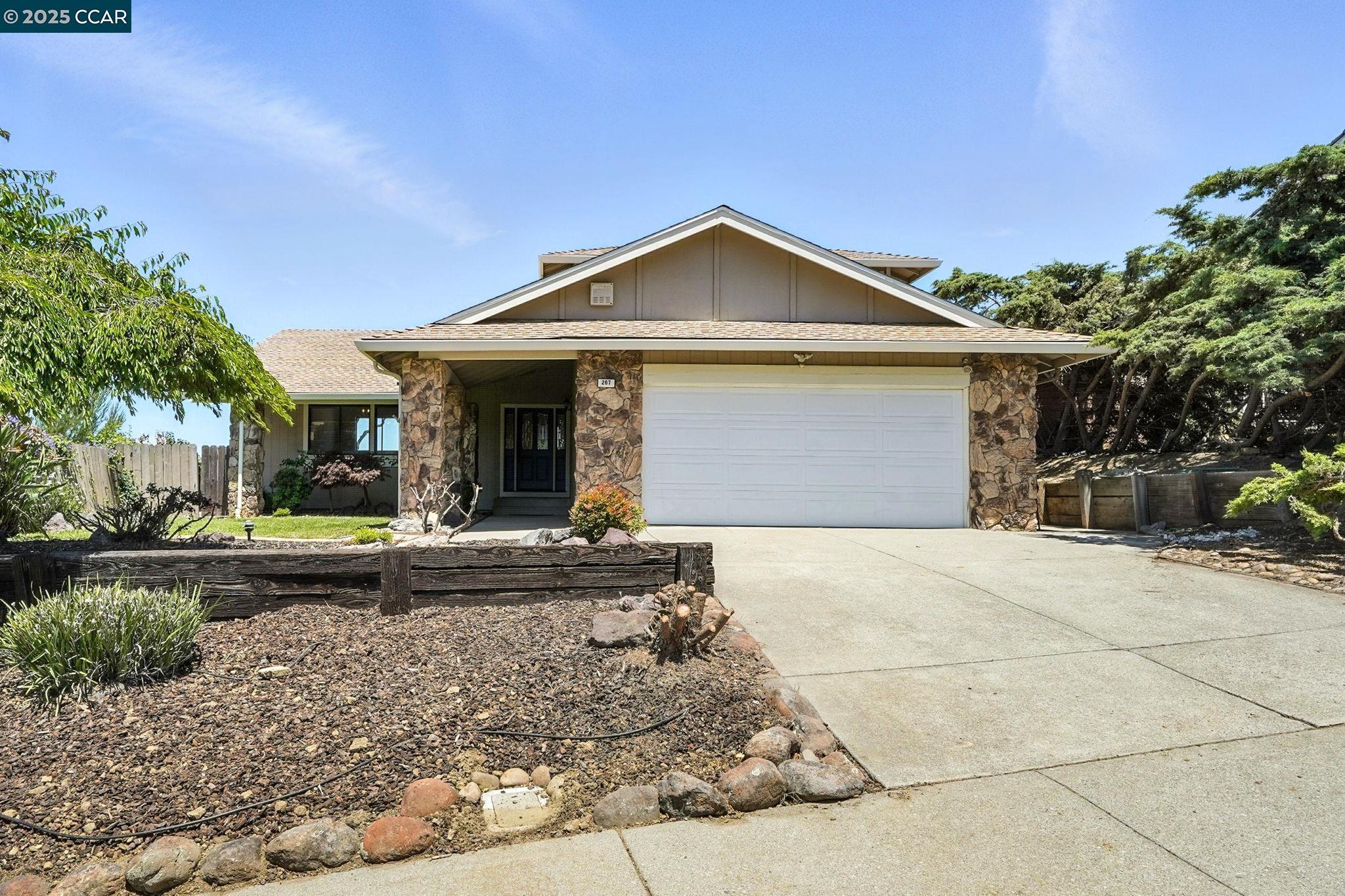 267 Duperu Dr, Crockett, California 94525, 4 Bedrooms Bedrooms, 10 Rooms Rooms,3 BathroomsBathrooms,Residential Lease,For Rent,267 Duperu Dr,41103139