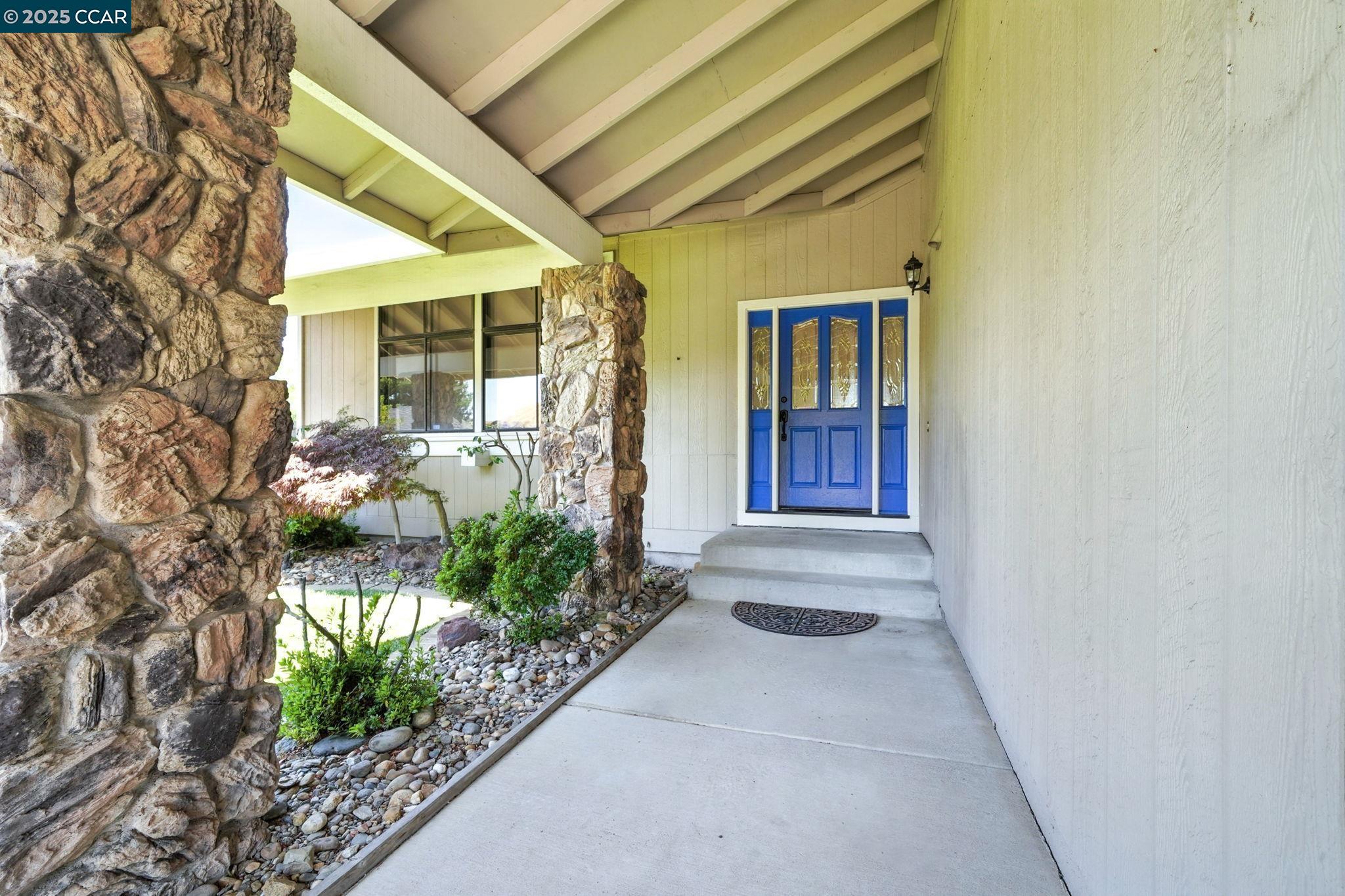 267 Duperu Dr, Crockett, California 94525, 4 Bedrooms Bedrooms, 10 Rooms Rooms,3 BathroomsBathrooms,Residential Lease,For Rent,267 Duperu Dr,41103139