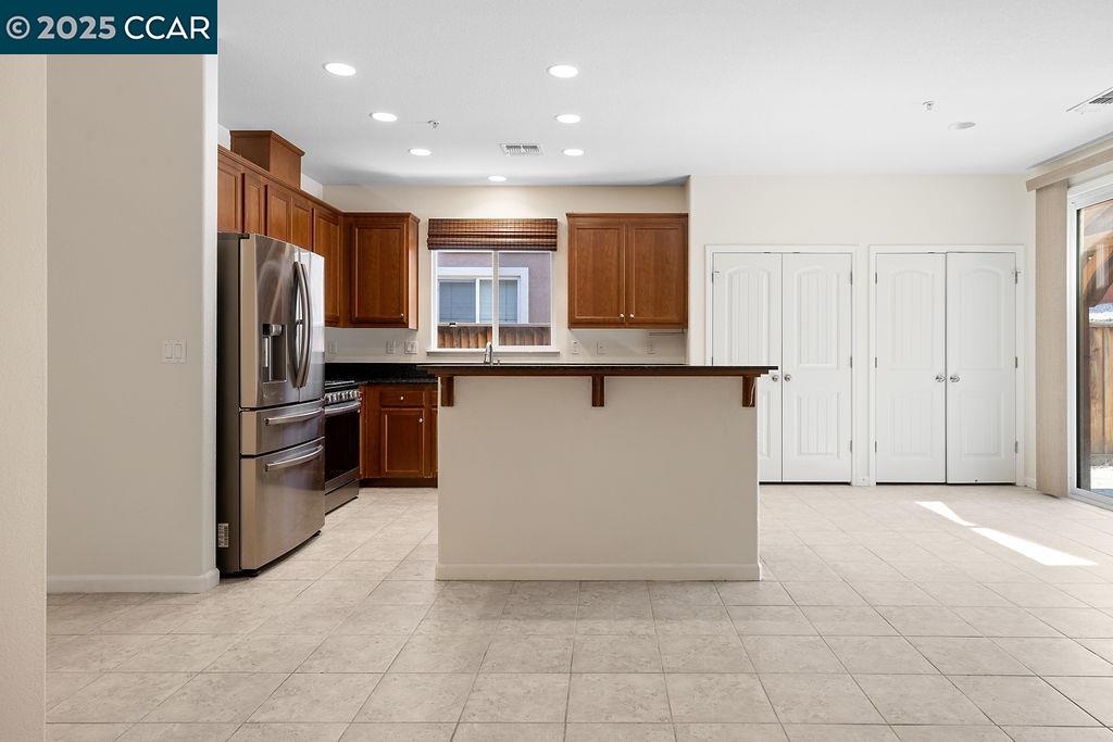 Detail Gallery Image 12 of 29 For 2448 Vallarta, Bay Point,  CA 94565 - 4 Beds | 2 Baths