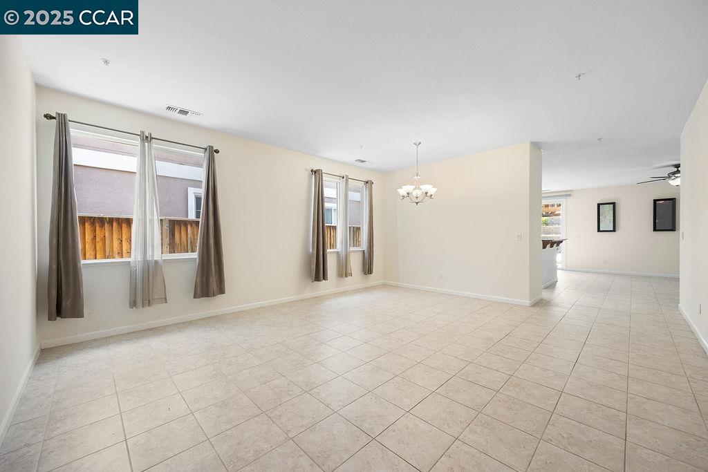 Detail Gallery Image 5 of 29 For 2448 Vallarta, Bay Point,  CA 94565 - 4 Beds | 2 Baths