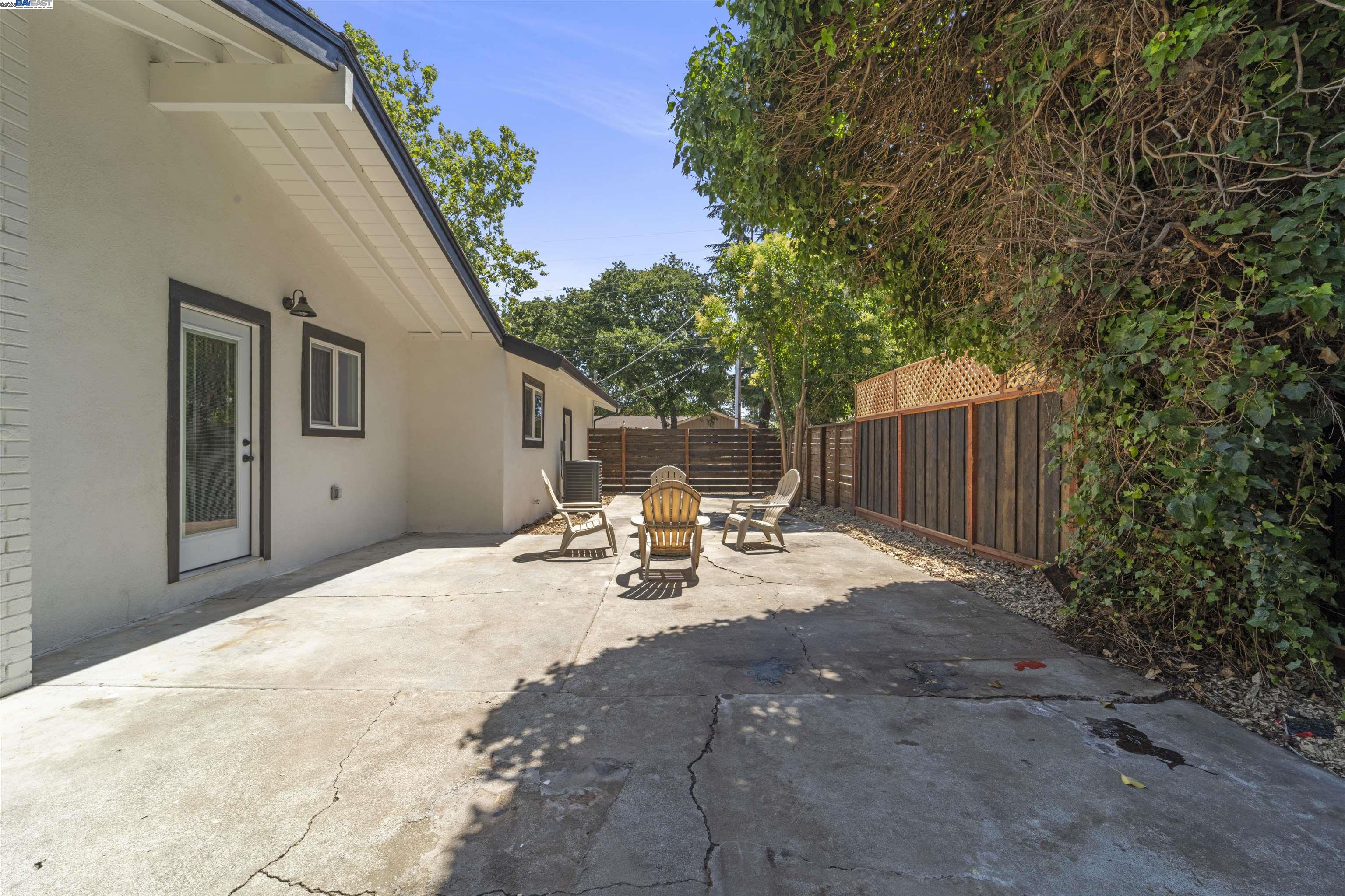 Detail Gallery Image 47 of 55 For 1685 Westchester Pl, Concord,  CA 94519 - 4 Beds | 2 Baths