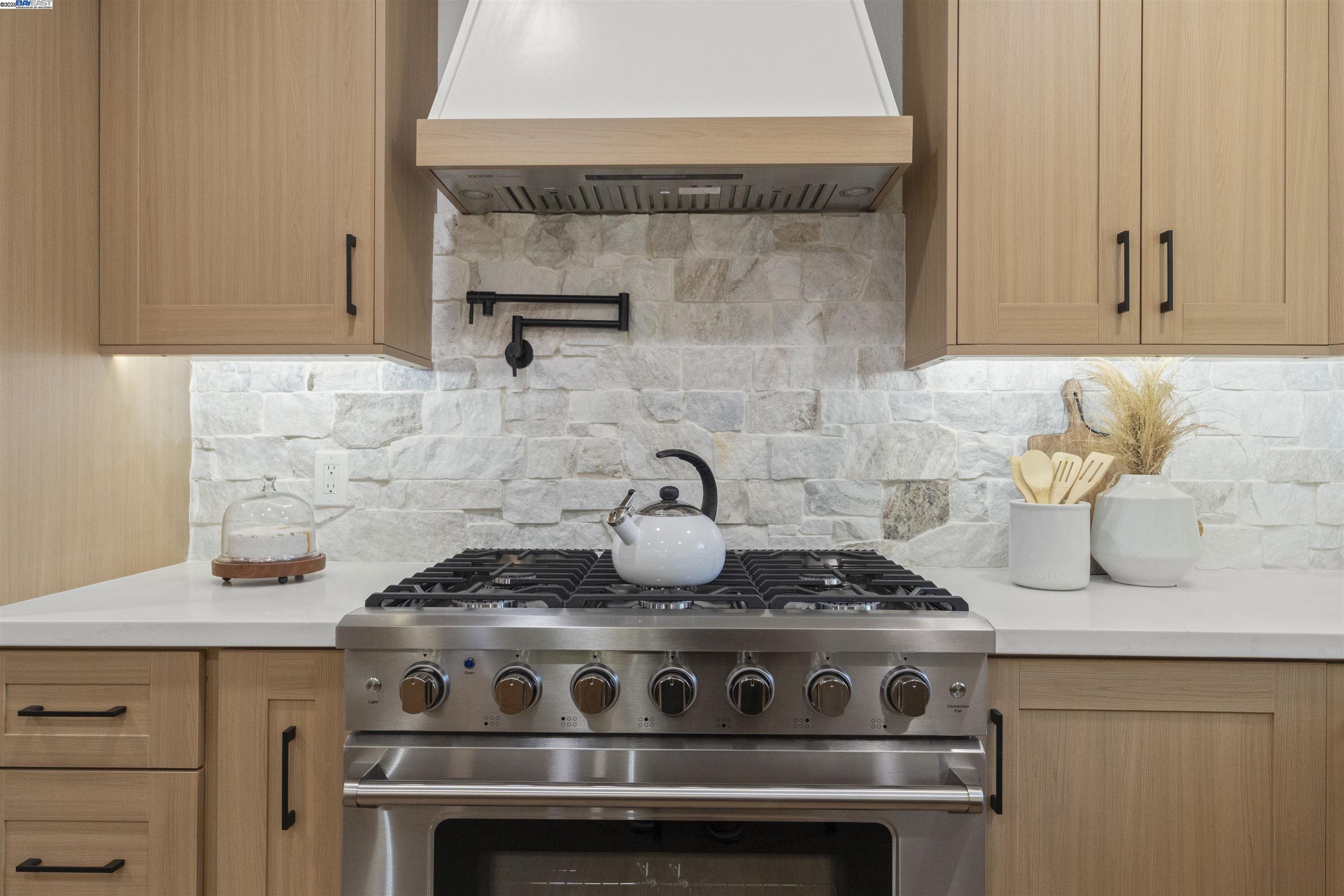 Detail Gallery Image 9 of 55 For 1685 Westchester Pl, Concord,  CA 94519 - 4 Beds | 2 Baths