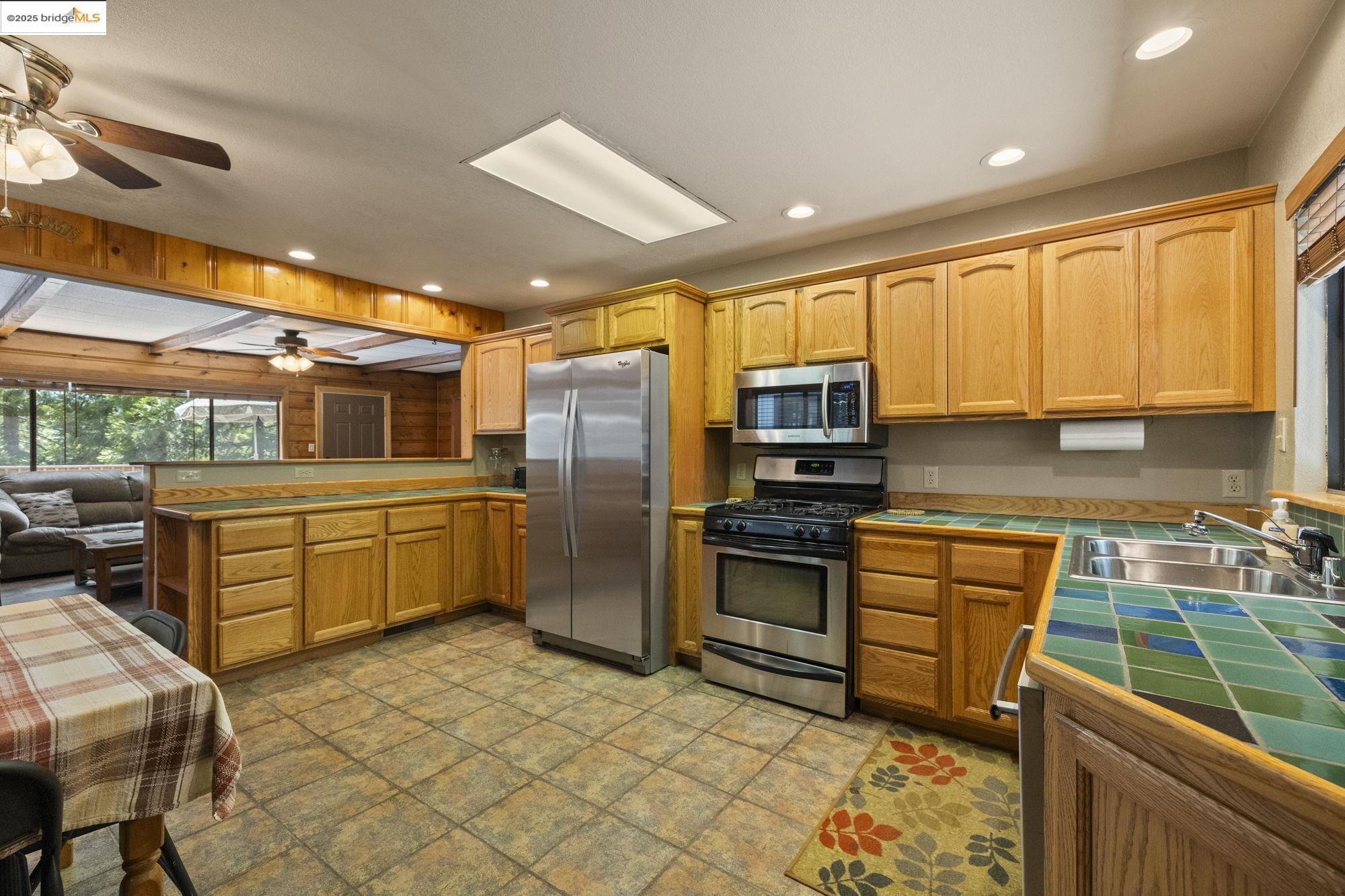 Detail Gallery Image 5 of 50 For 26609 Old Mono Rd., Cold Springs,  CA 95335 - 4 Beds | 1 Baths