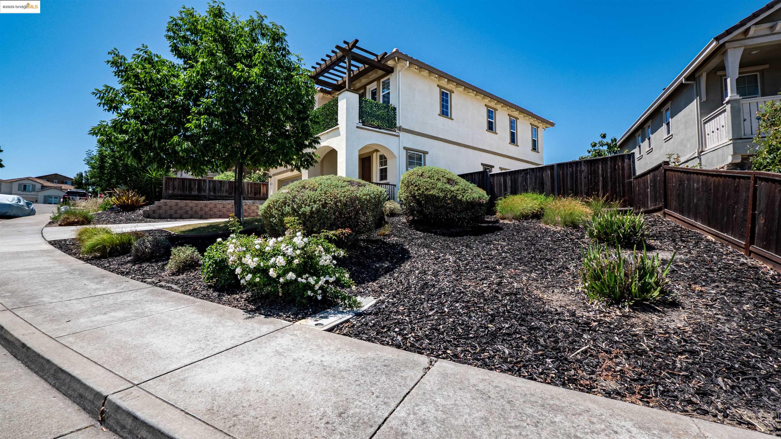 Detail Gallery Image 3 of 29 For 4590 Donegal Way, Antioch,  CA 94531 - 3 Beds | 2/1 Baths