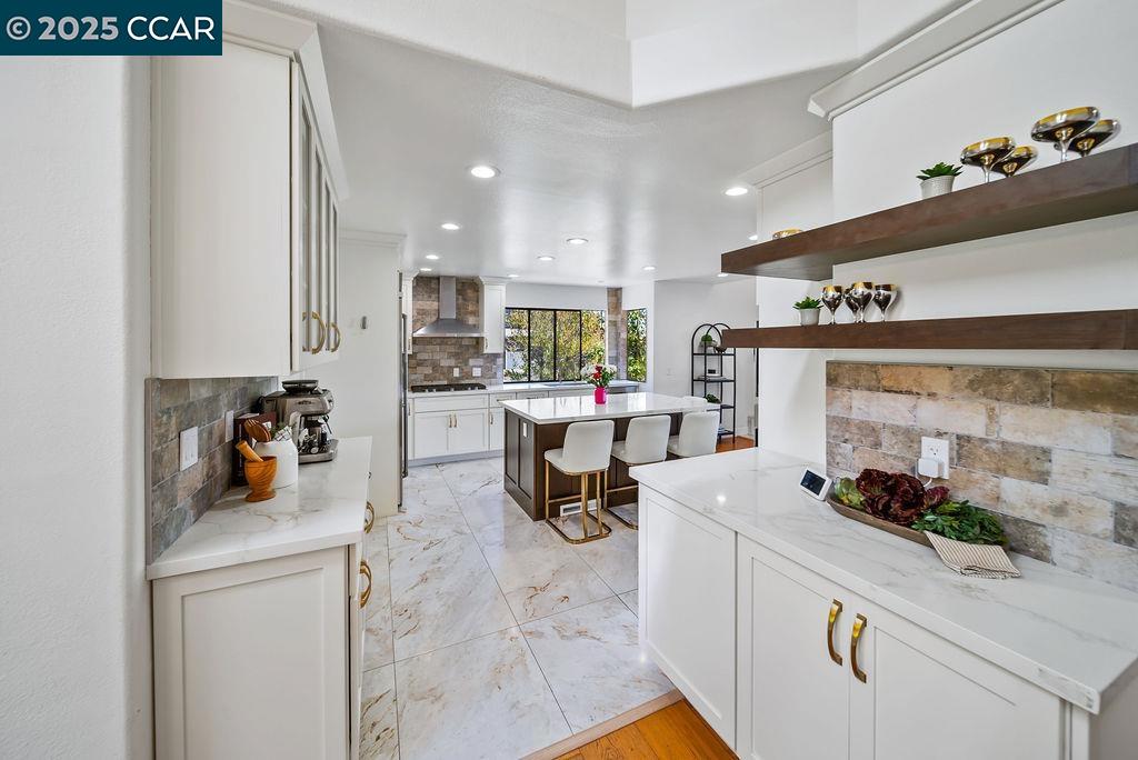 Detail Gallery Image 11 of 51 For 172 Rudgear Dr, Walnut Creek,  CA 94596 - 4 Beds | 2/1 Baths