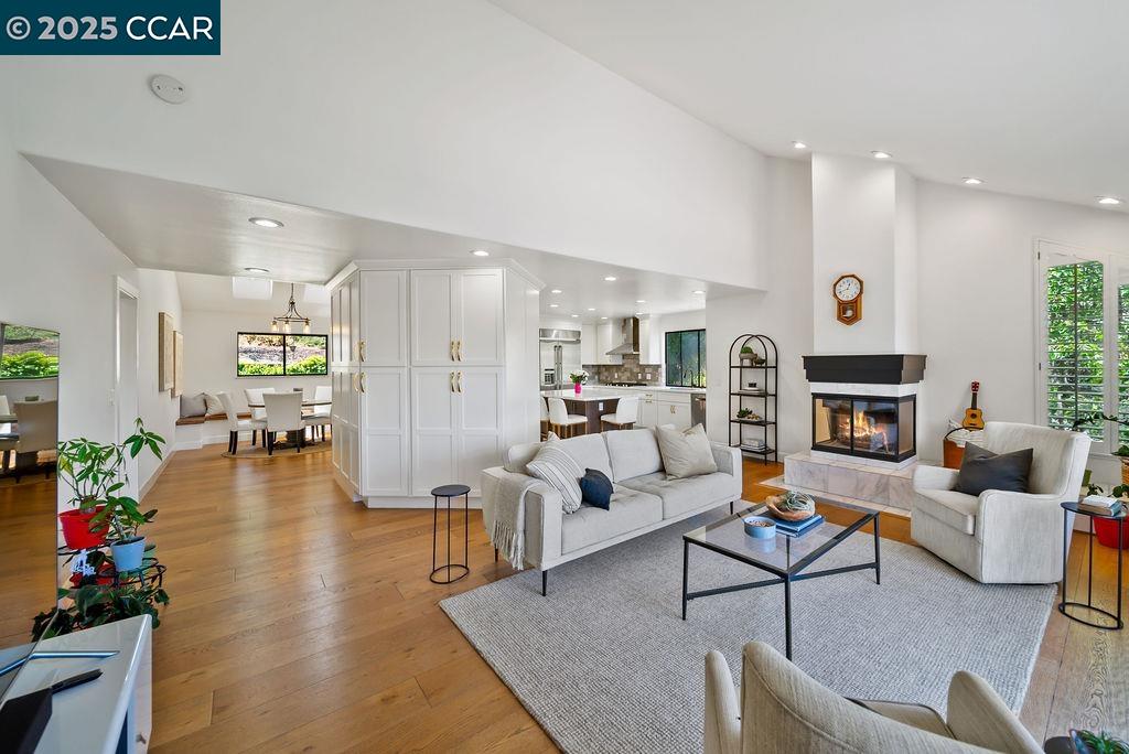 Detail Gallery Image 20 of 51 For 172 Rudgear Dr, Walnut Creek,  CA 94596 - 4 Beds | 2/1 Baths