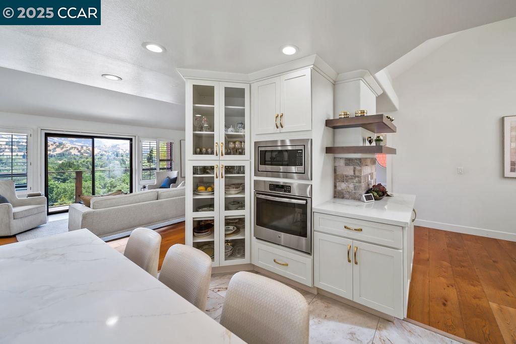 Detail Gallery Image 8 of 51 For 172 Rudgear Dr, Walnut Creek,  CA 94596 - 4 Beds | 2/1 Baths