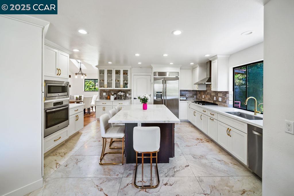 Detail Gallery Image 10 of 51 For 172 Rudgear Dr, Walnut Creek,  CA 94596 - 4 Beds | 2/1 Baths