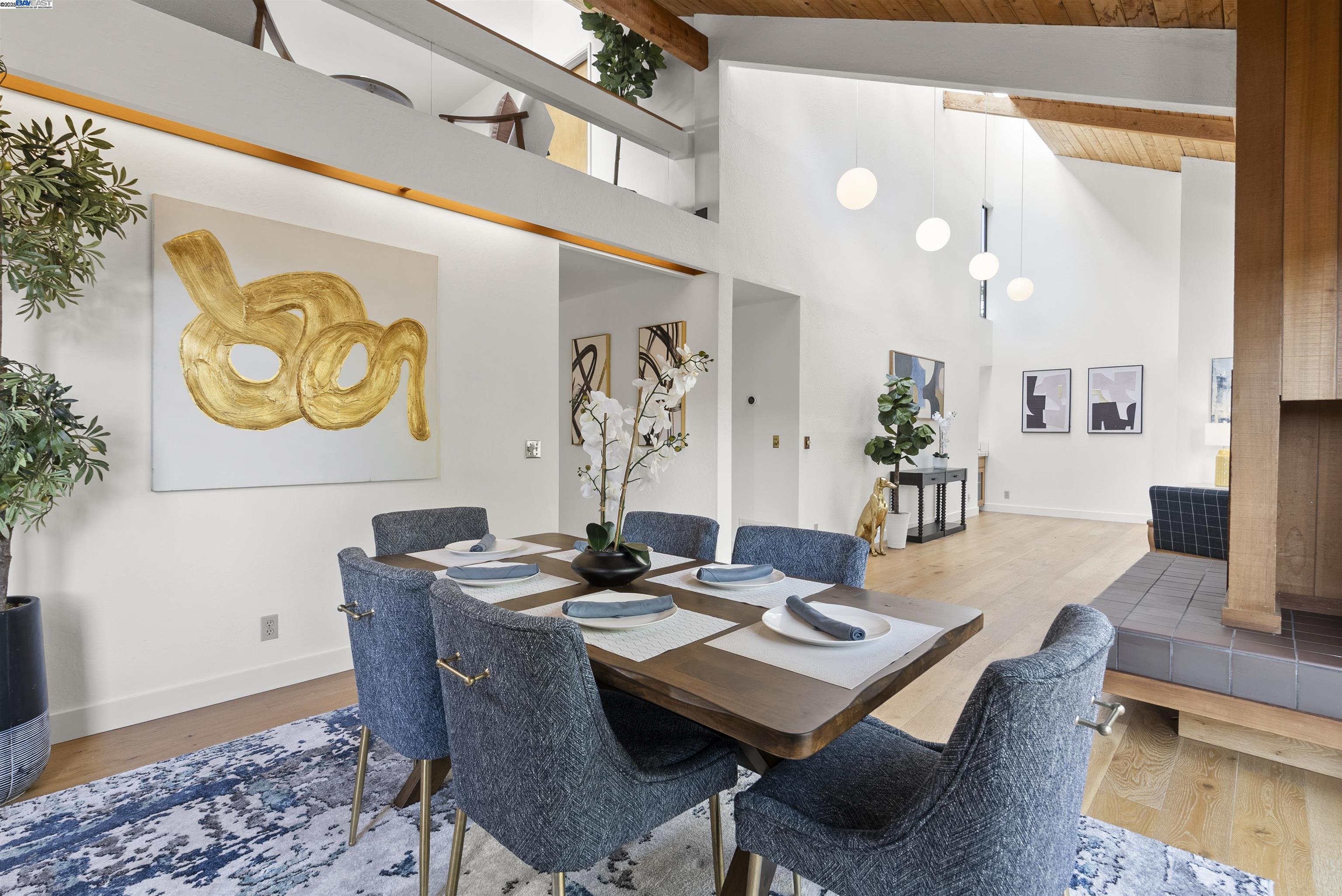Detail Gallery Image 12 of 50 For 6425 Zinn Dr, Oakland,  CA 94611 - 4 Beds | 2/1 Baths