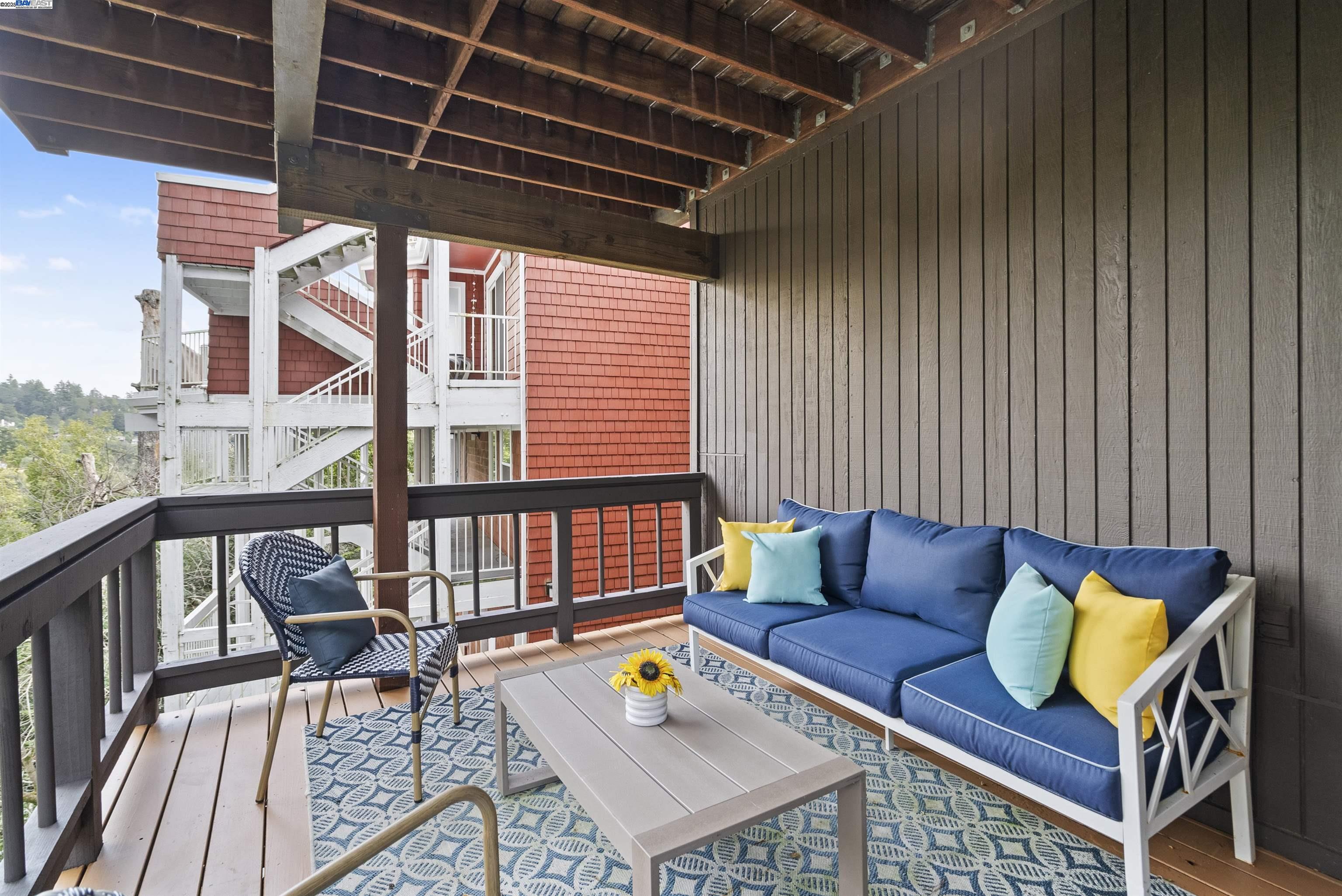 Detail Gallery Image 45 of 50 For 6425 Zinn Dr, Oakland,  CA 94611 - 4 Beds | 2/1 Baths
