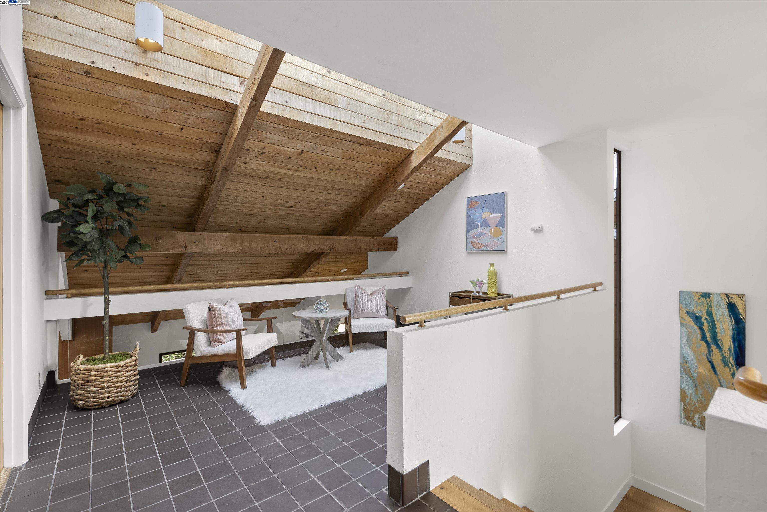 Detail Gallery Image 7 of 50 For 6425 Zinn Dr, Oakland,  CA 94611 - 4 Beds | 2/1 Baths