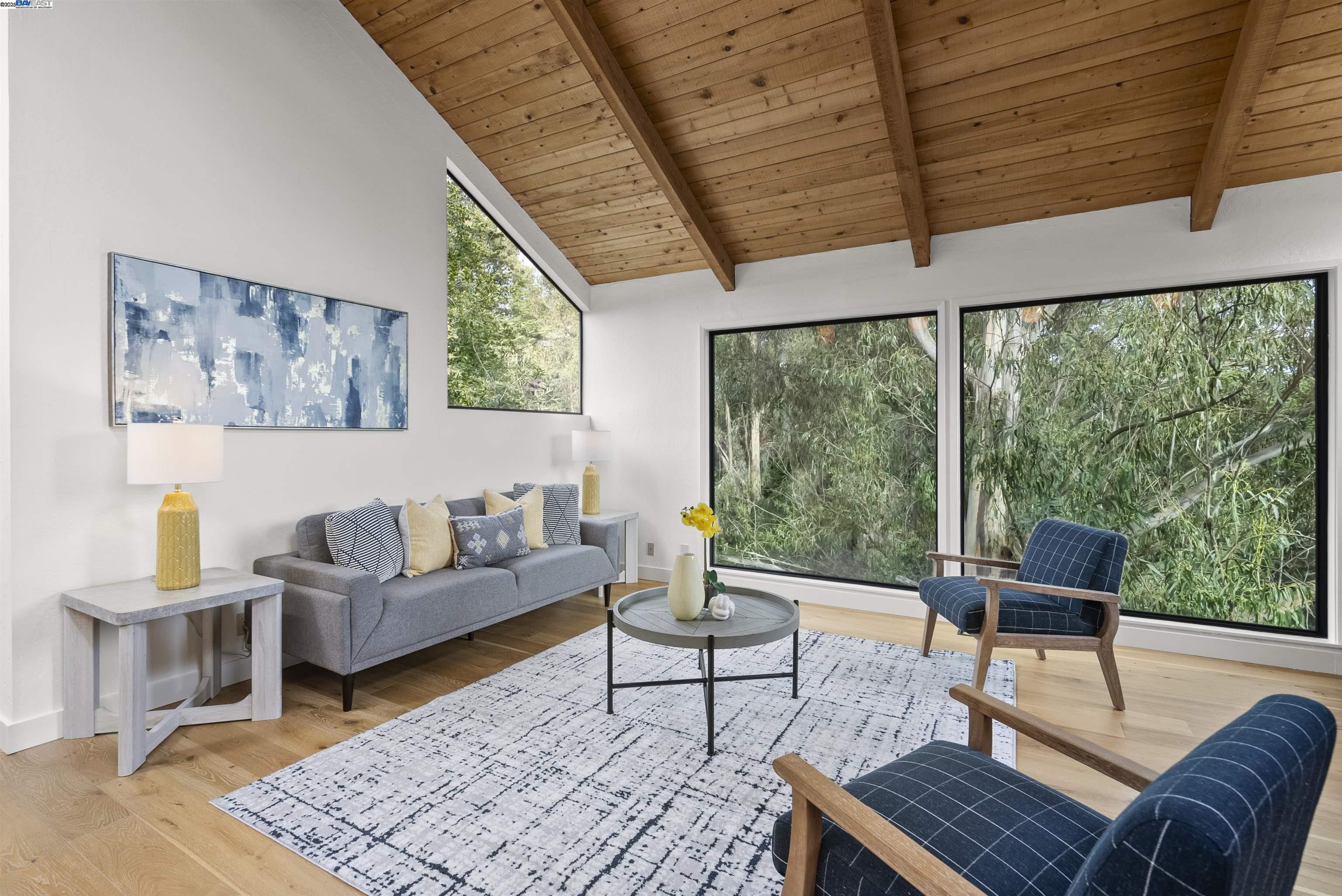 Detail Gallery Image 9 of 50 For 6425 Zinn Dr, Oakland,  CA 94611 - 4 Beds | 2/1 Baths