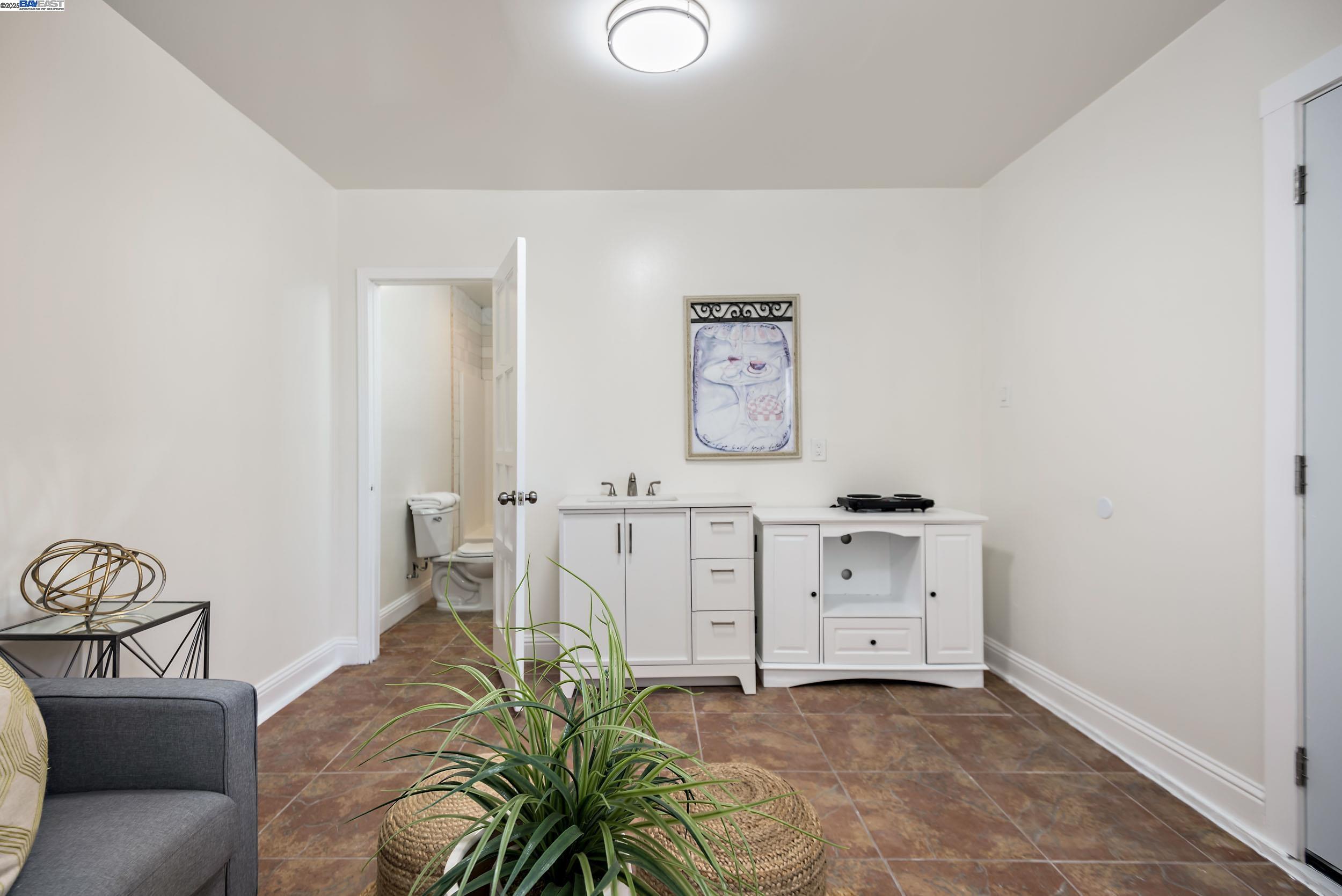 Detail Gallery Image 37 of 42 For 829 9th St, Richmond,  CA 94801 - 6 Beds | 5 Baths