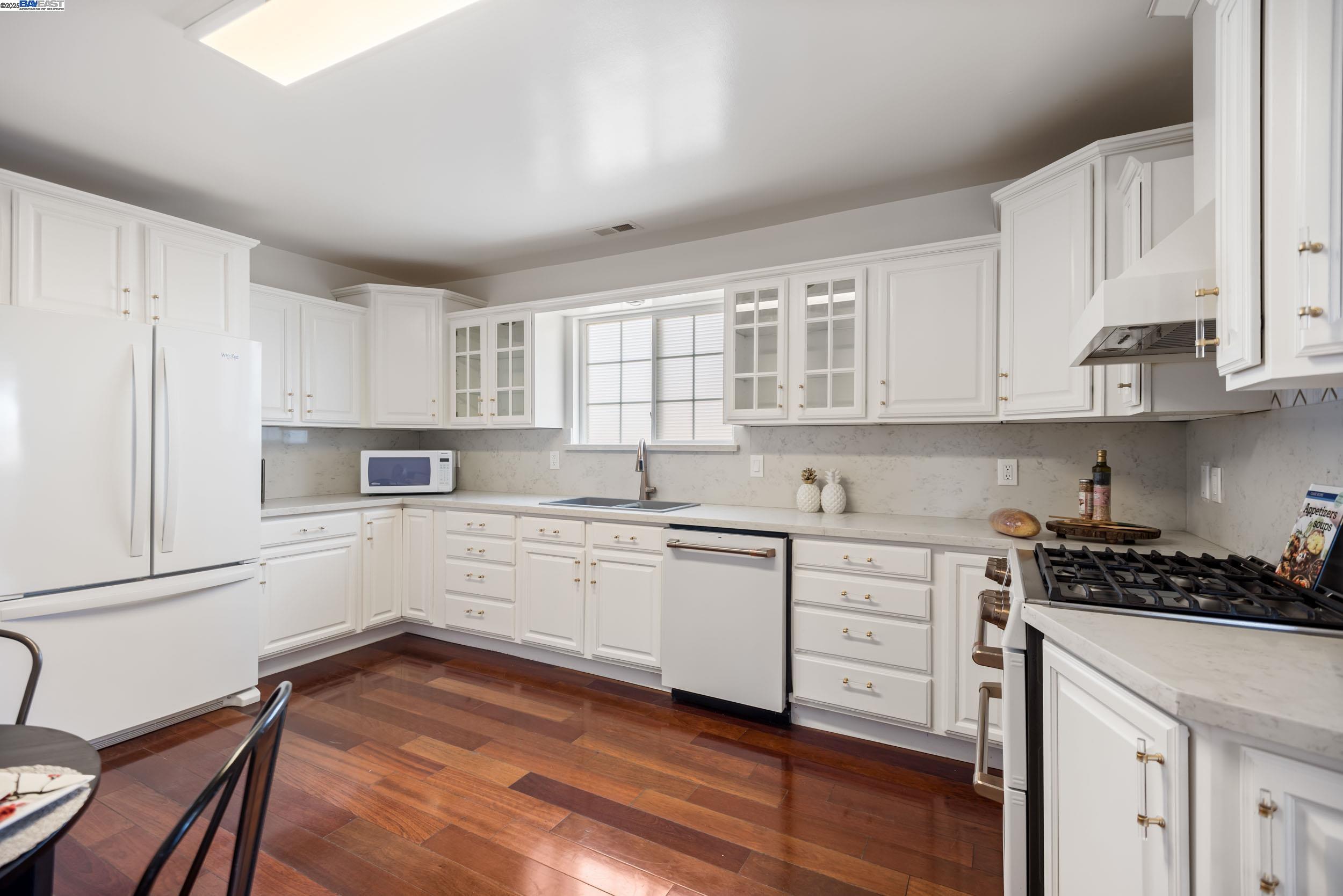 Detail Gallery Image 7 of 42 For 829 9th St, Richmond,  CA 94801 - 6 Beds | 5 Baths