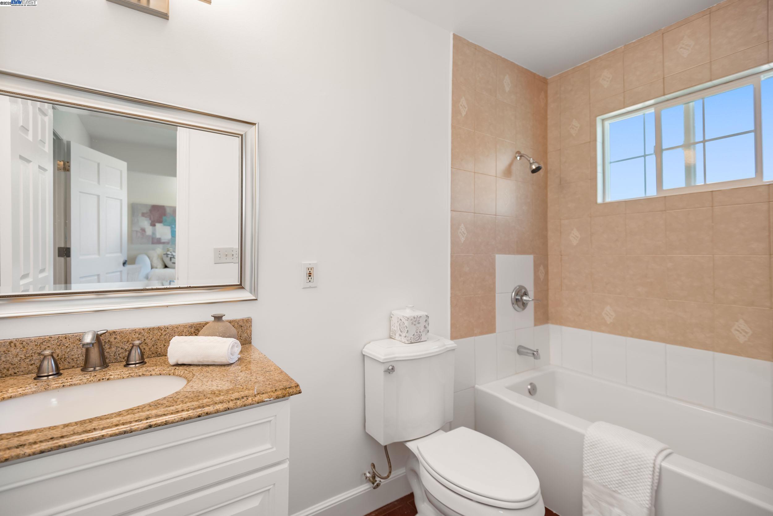 Detail Gallery Image 9 of 42 For 829 9th St, Richmond,  CA 94801 - 6 Beds | 5 Baths