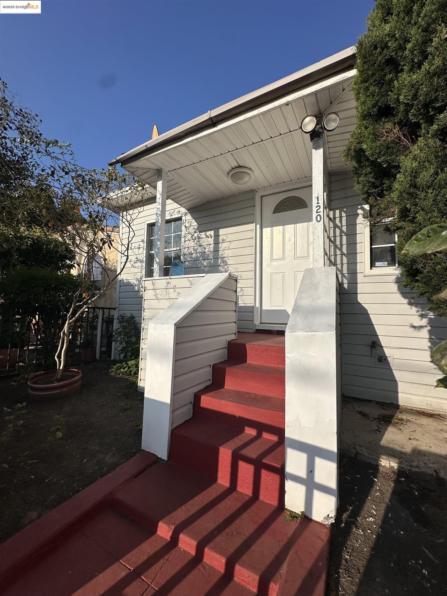 Detail Gallery Image 3 of 53 For 120 16th St, Richmond,  CA 94801 - 2 Beds | 1 Baths