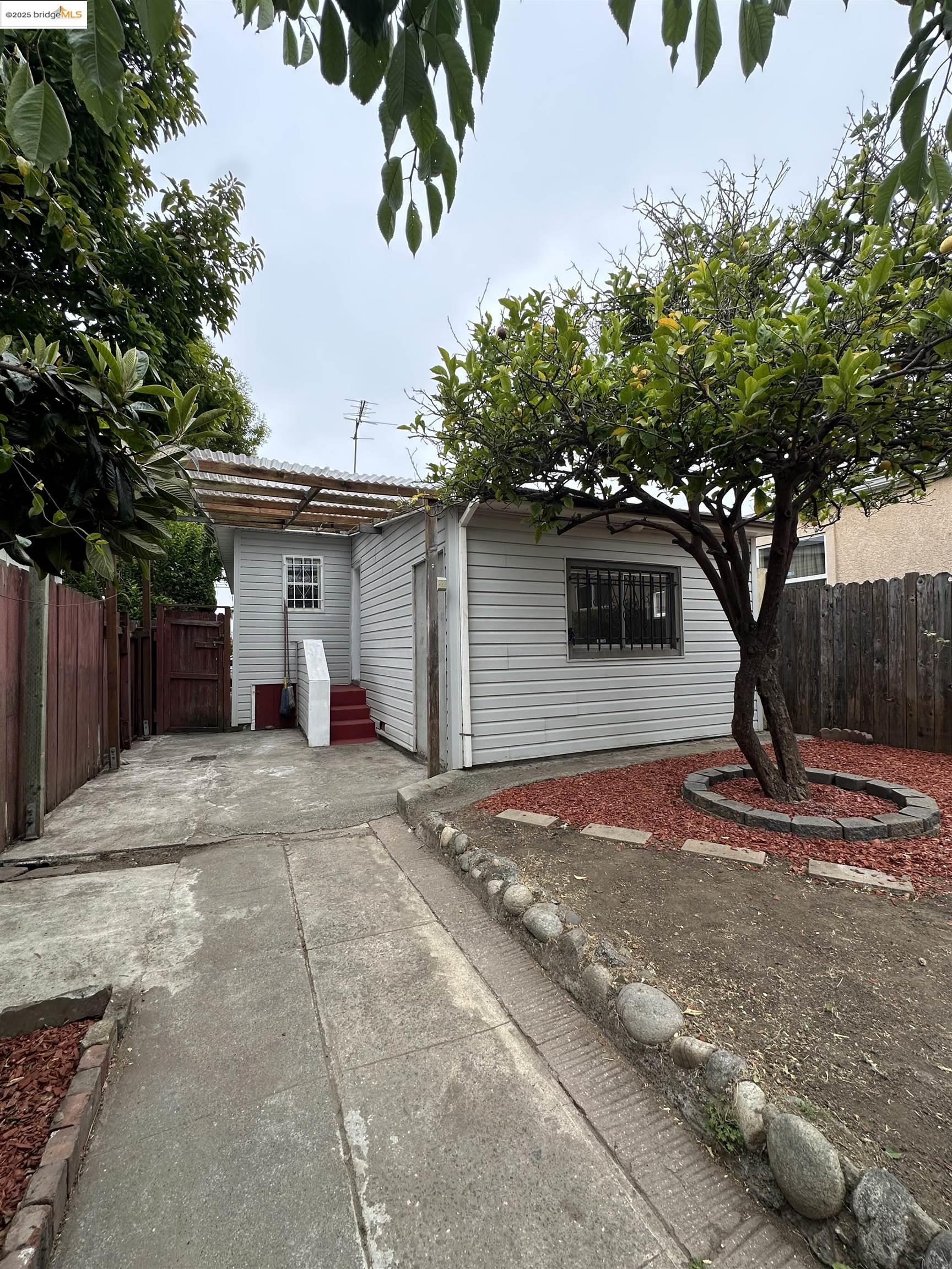 Detail Gallery Image 36 of 53 For 120 16th St, Richmond,  CA 94801 - 2 Beds | 1 Baths
