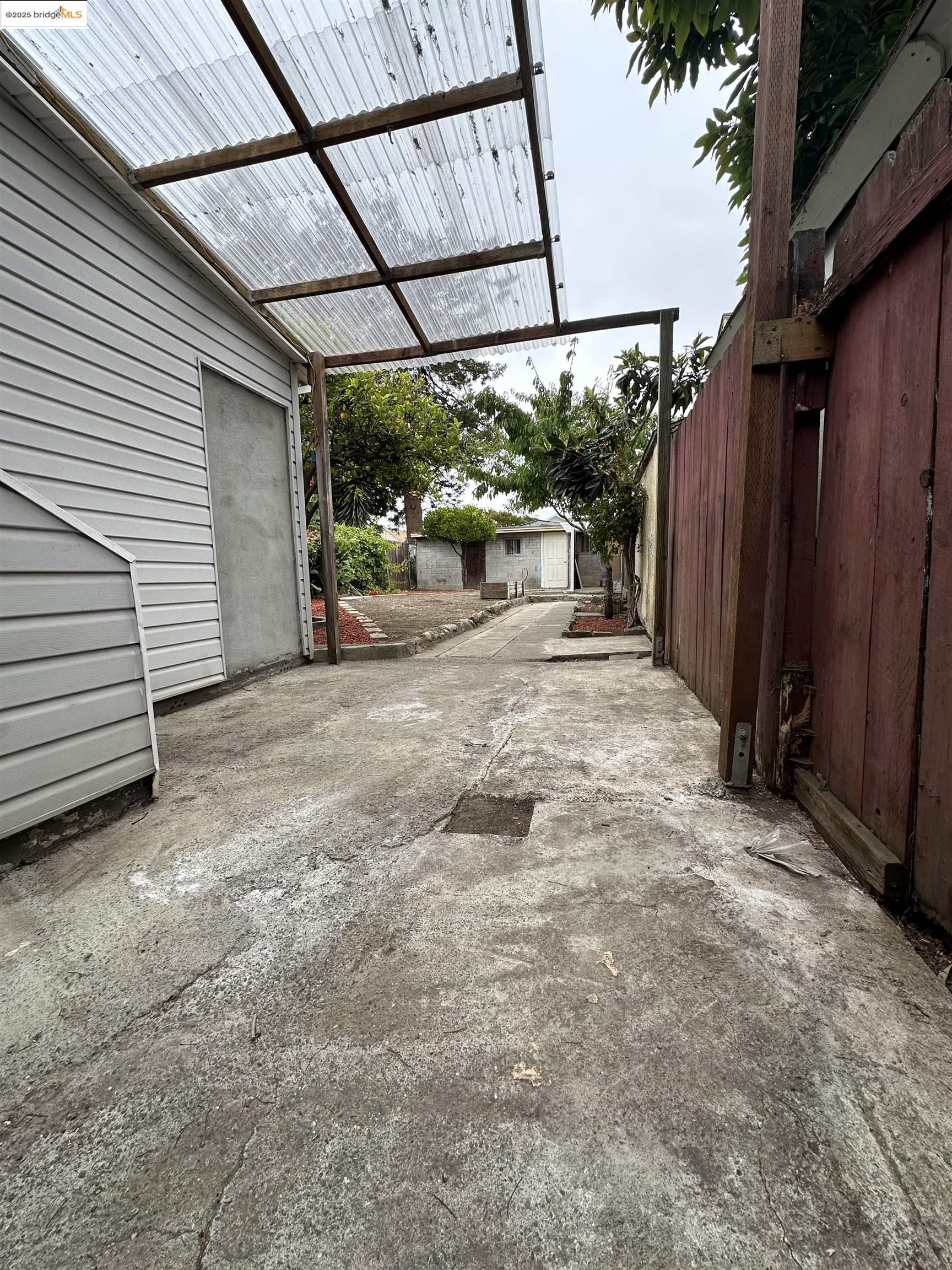 Detail Gallery Image 37 of 53 For 120 16th St, Richmond,  CA 94801 - 2 Beds | 1 Baths