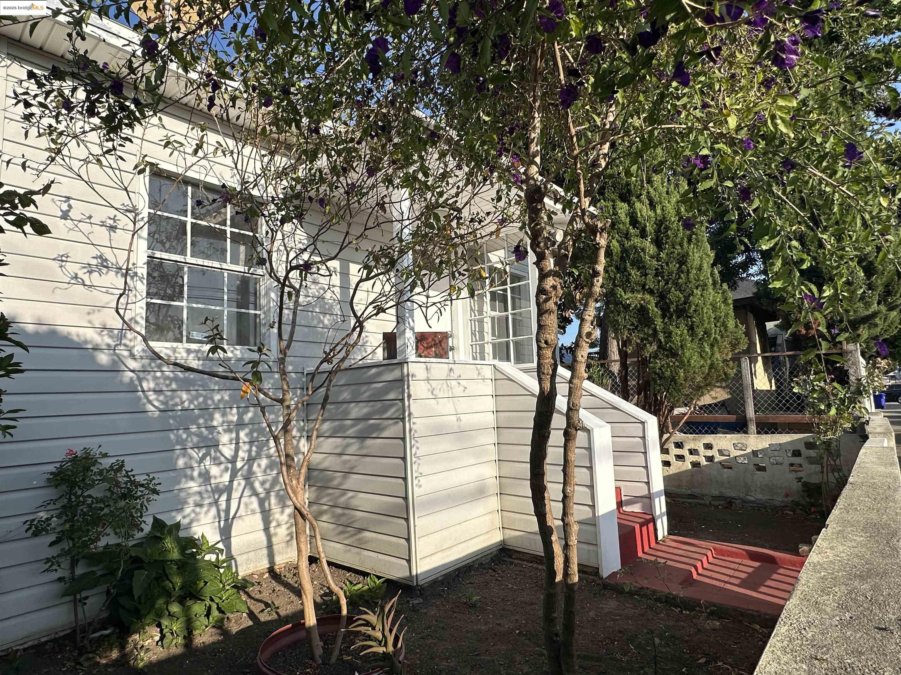 Detail Gallery Image 5 of 53 For 120 16th St, Richmond,  CA 94801 - 2 Beds | 1 Baths