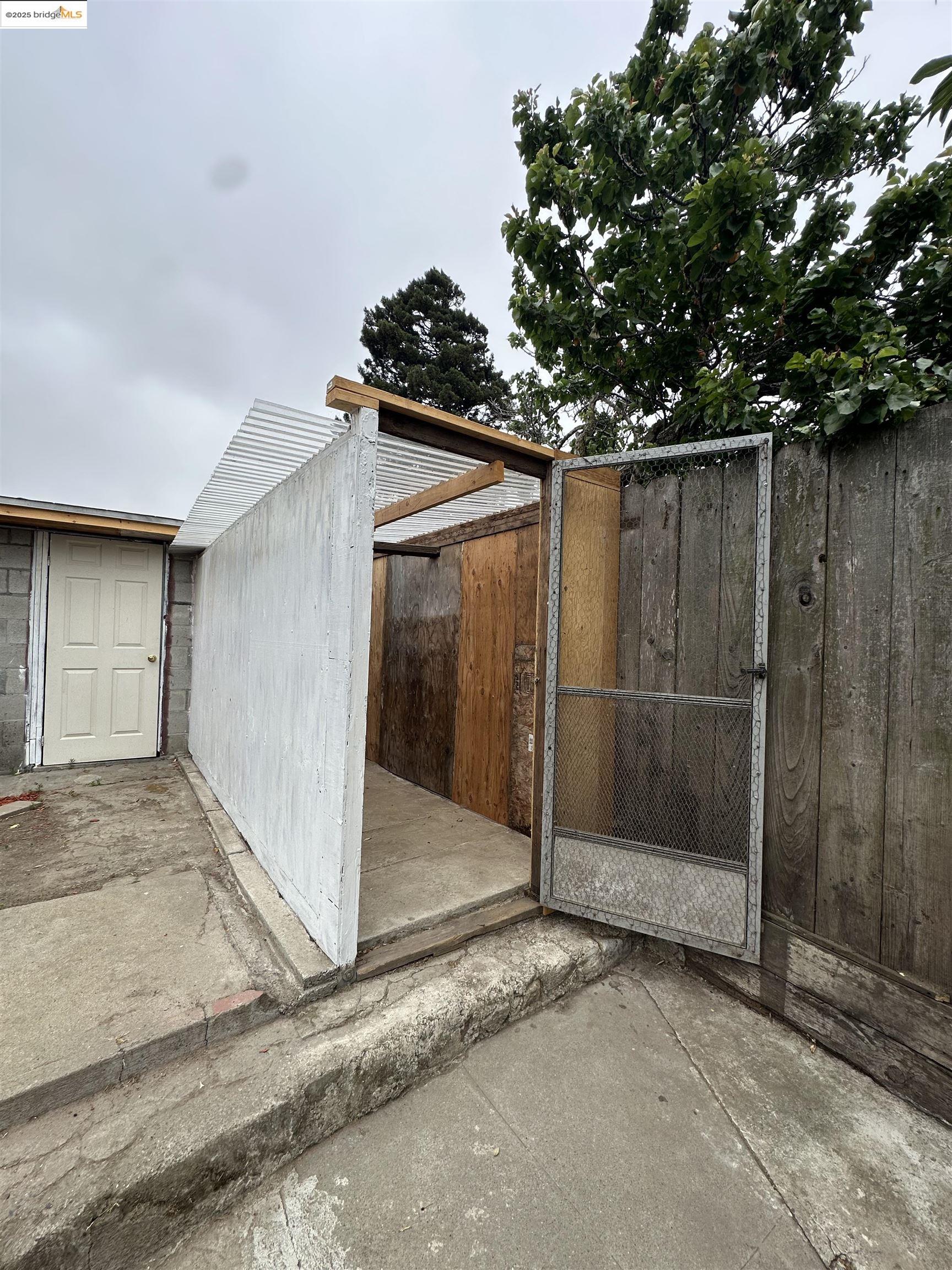 Detail Gallery Image 43 of 53 For 120 16th St, Richmond,  CA 94801 - 2 Beds | 1 Baths
